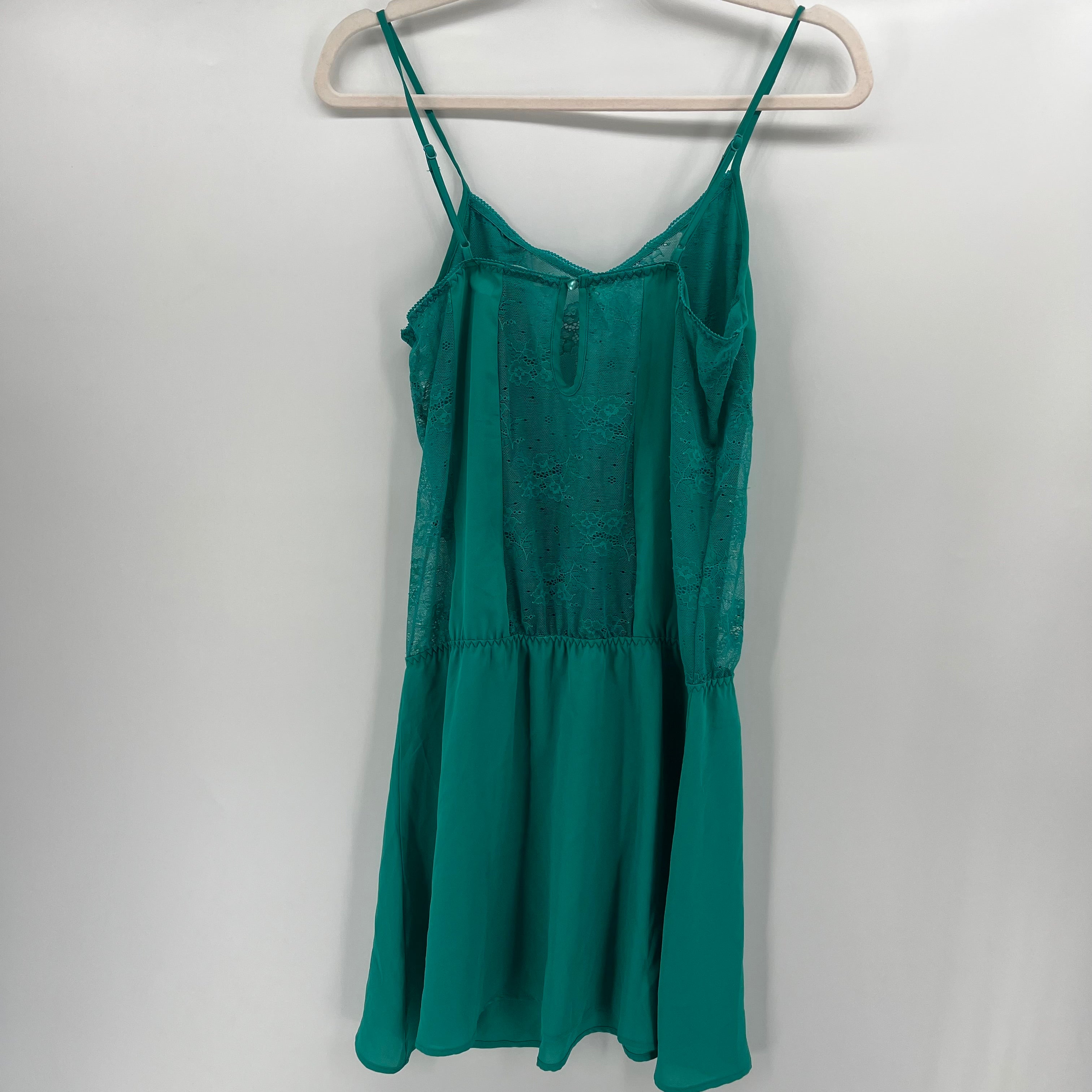 Nuisette RougeGorge Vert