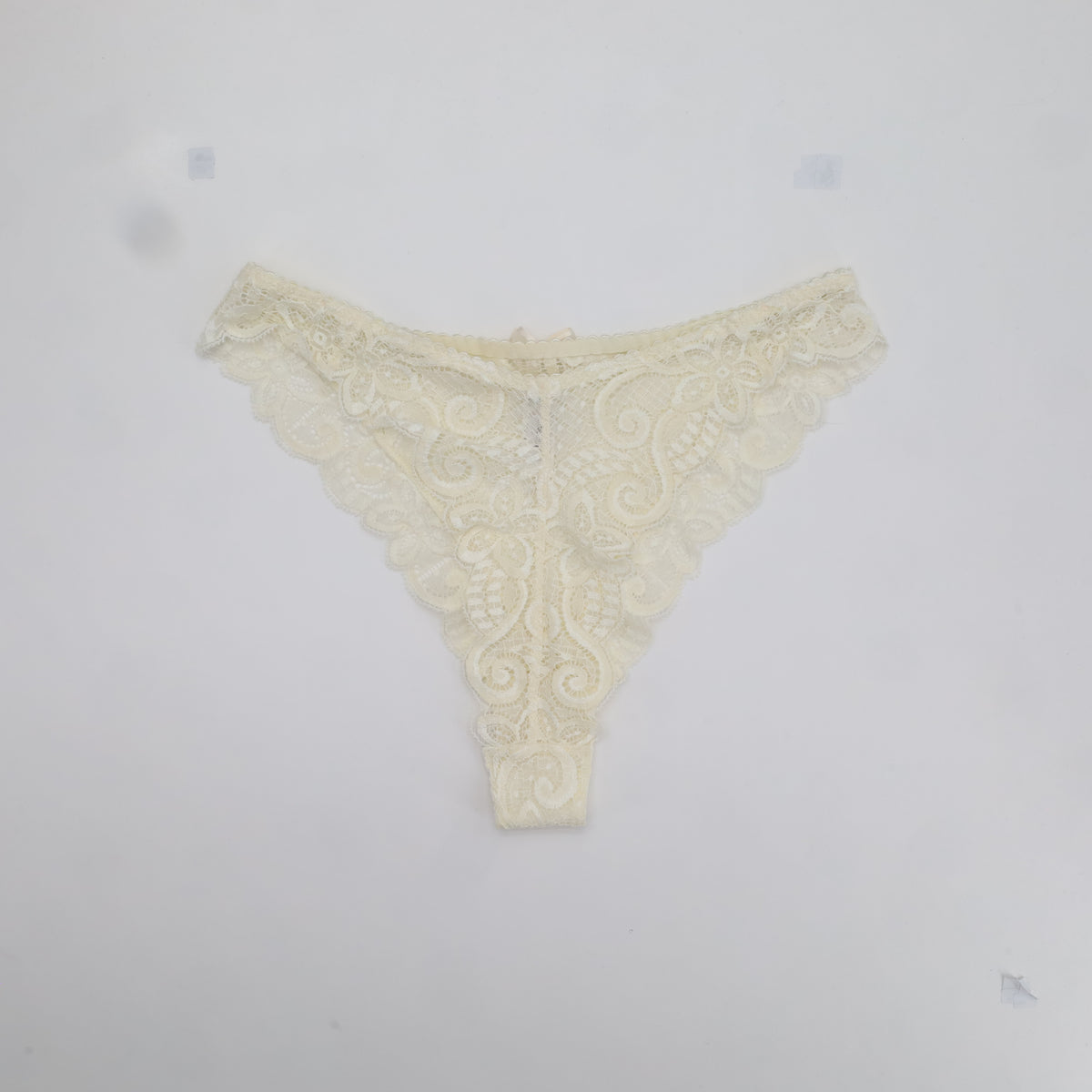 String Barbara Blanc