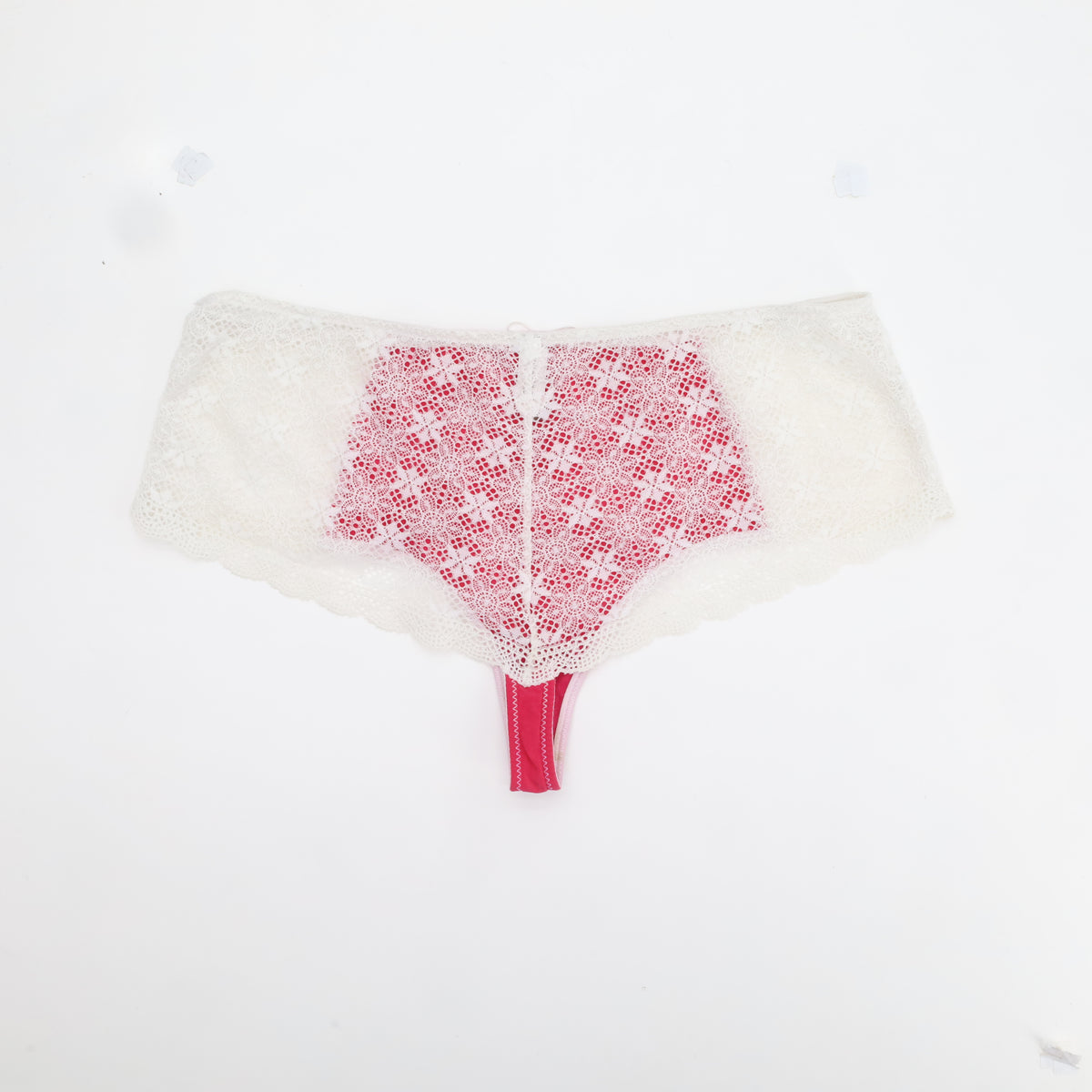 String RougeGorge Blanc