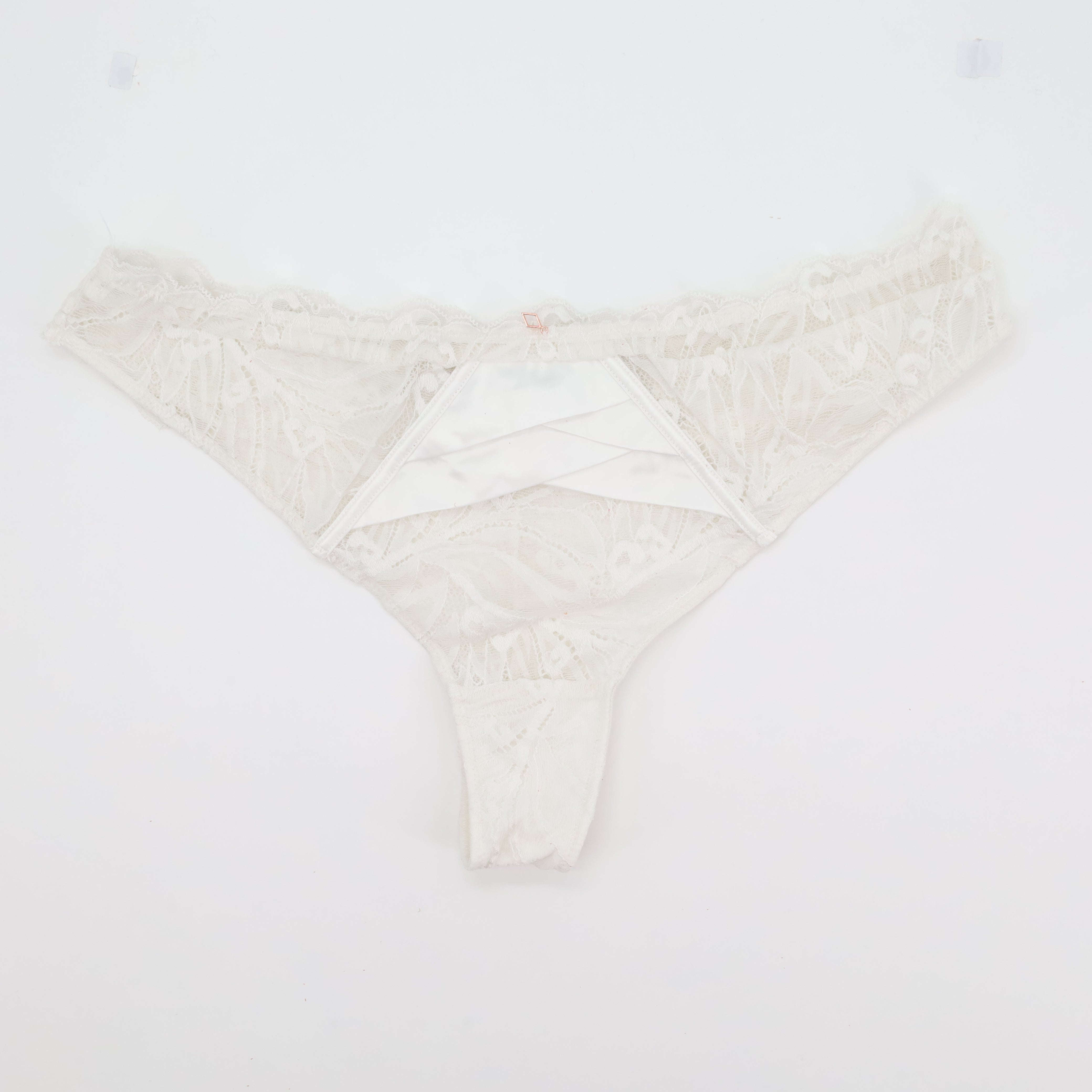 Tanga RougeGorge Blanc