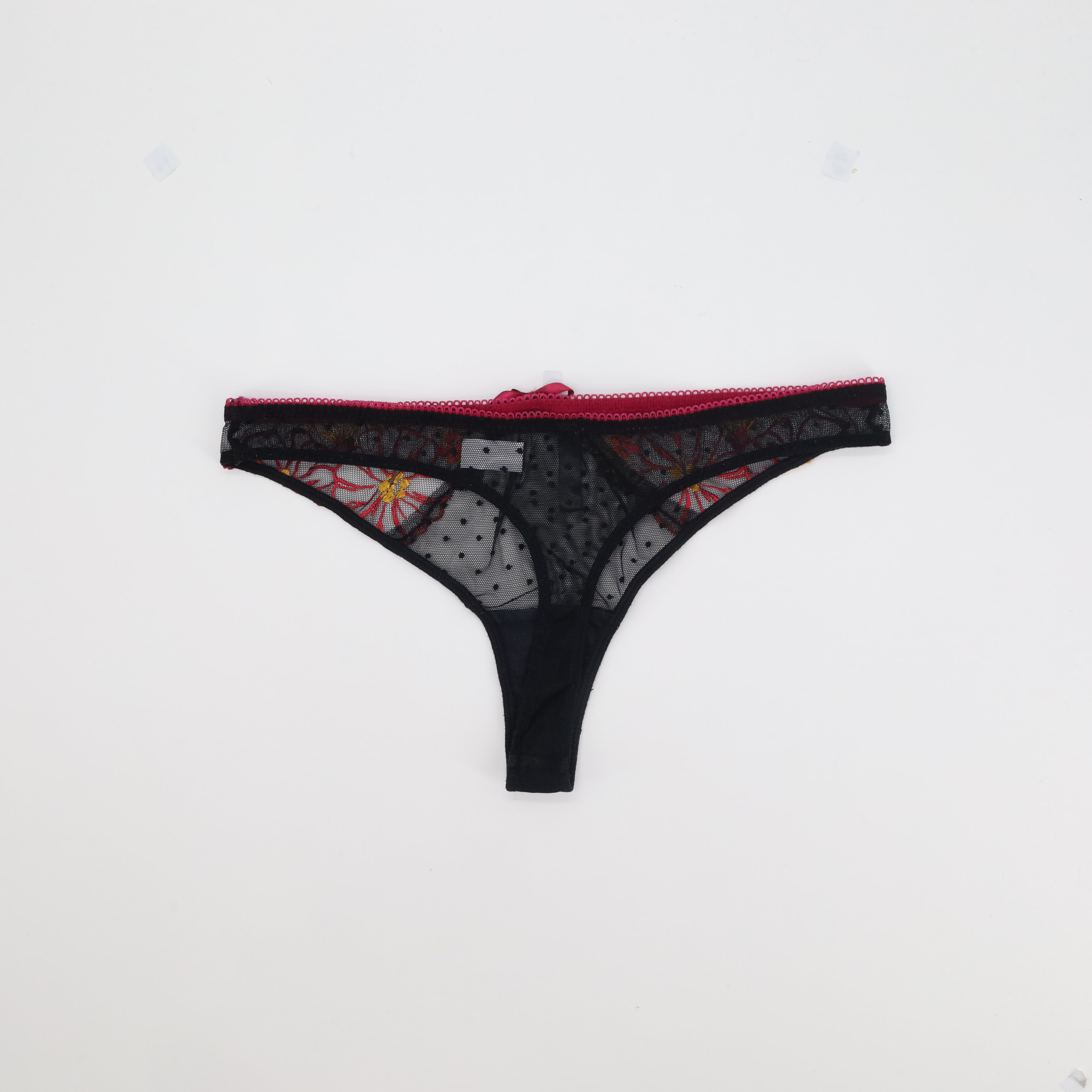 String RougeGorge Noir