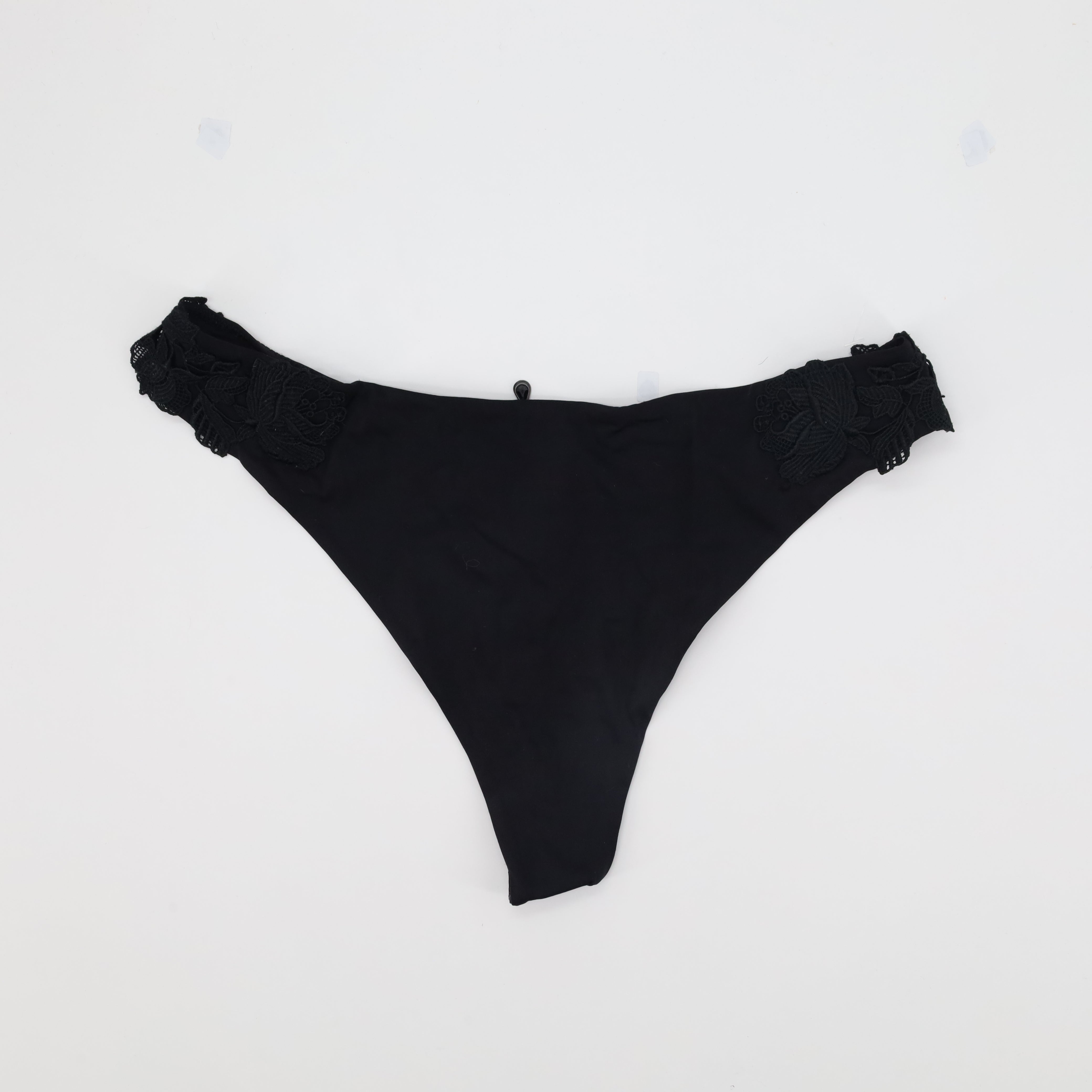 String Lise Charmel Noir