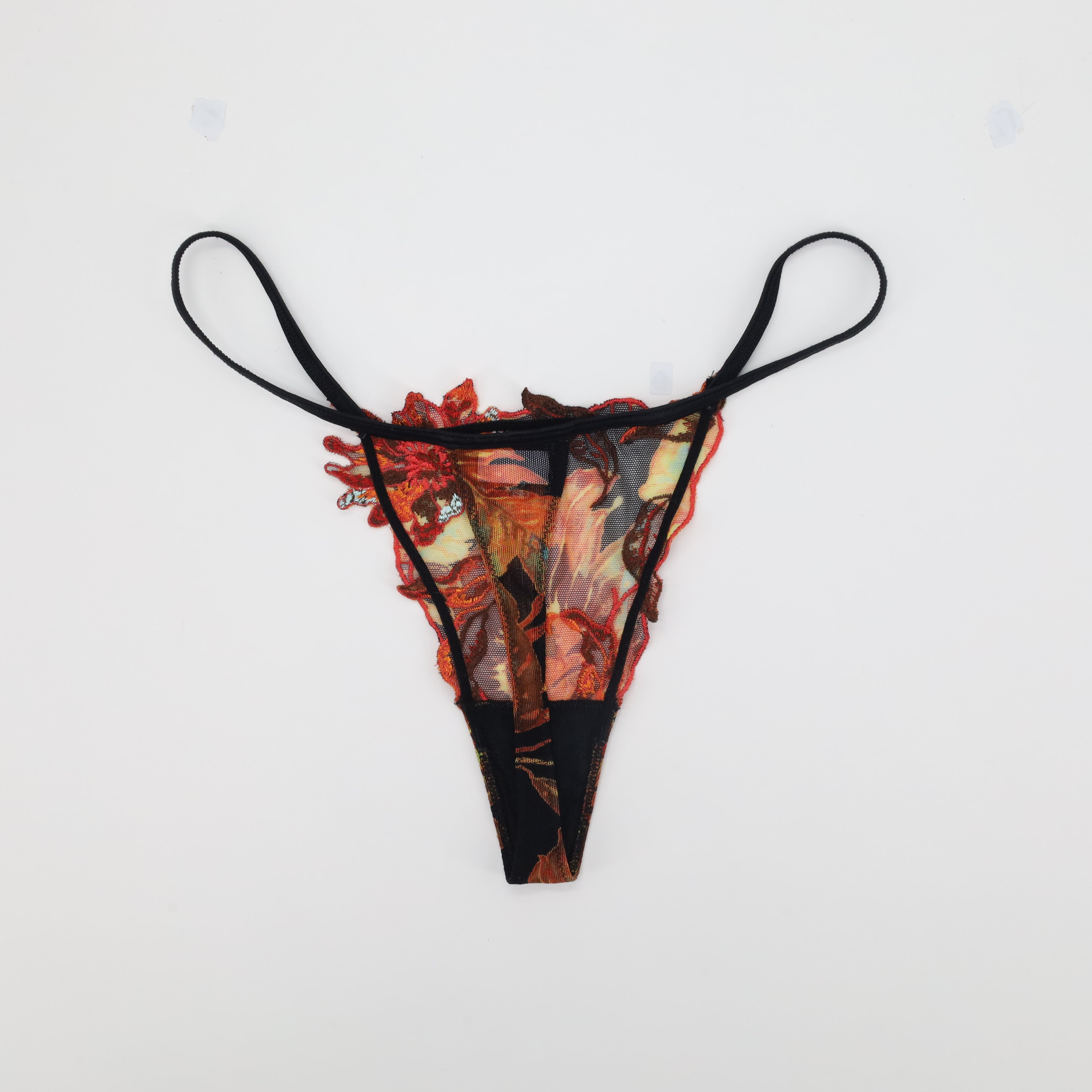 String Lise Charmel Noir