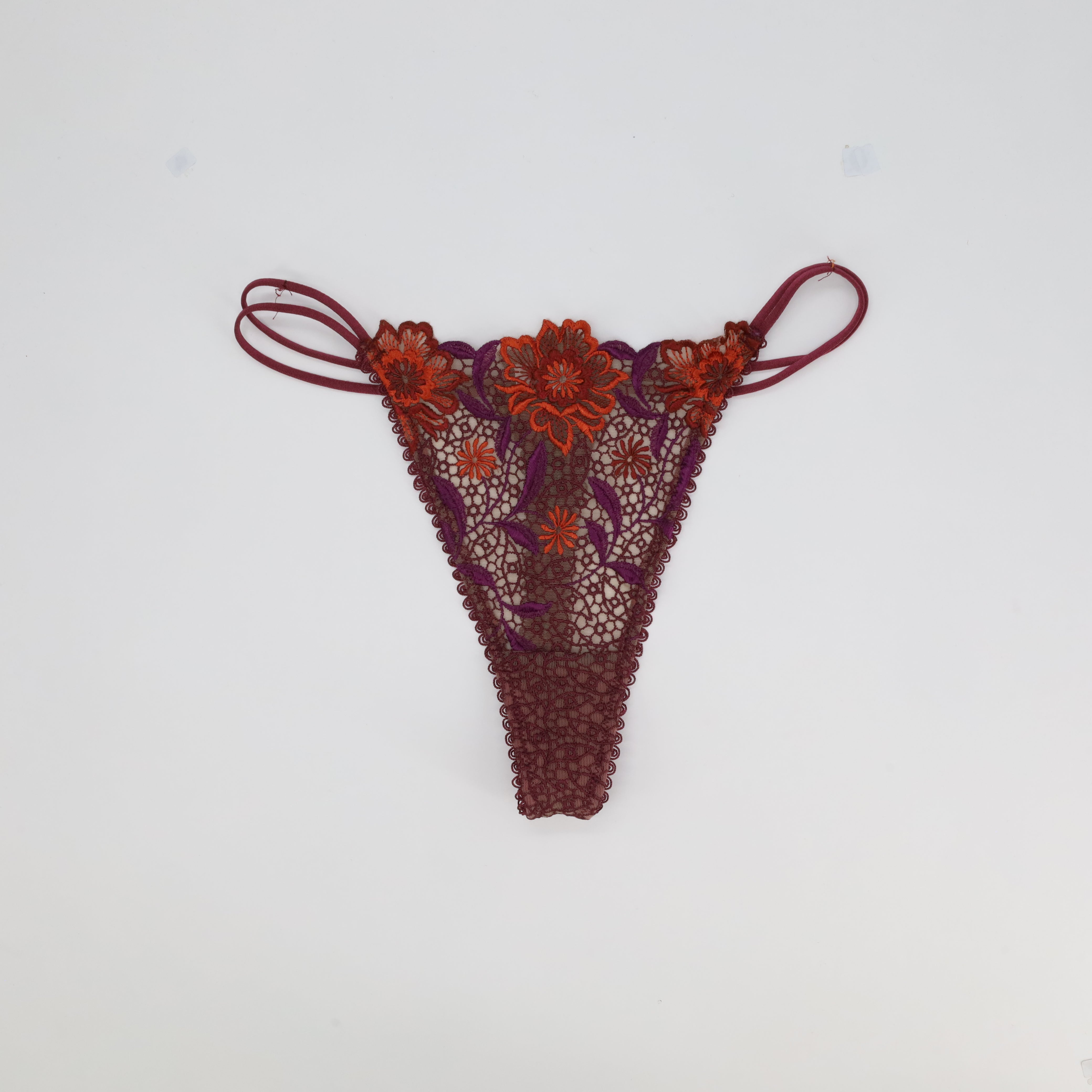 String Rien de Scandale Rouge