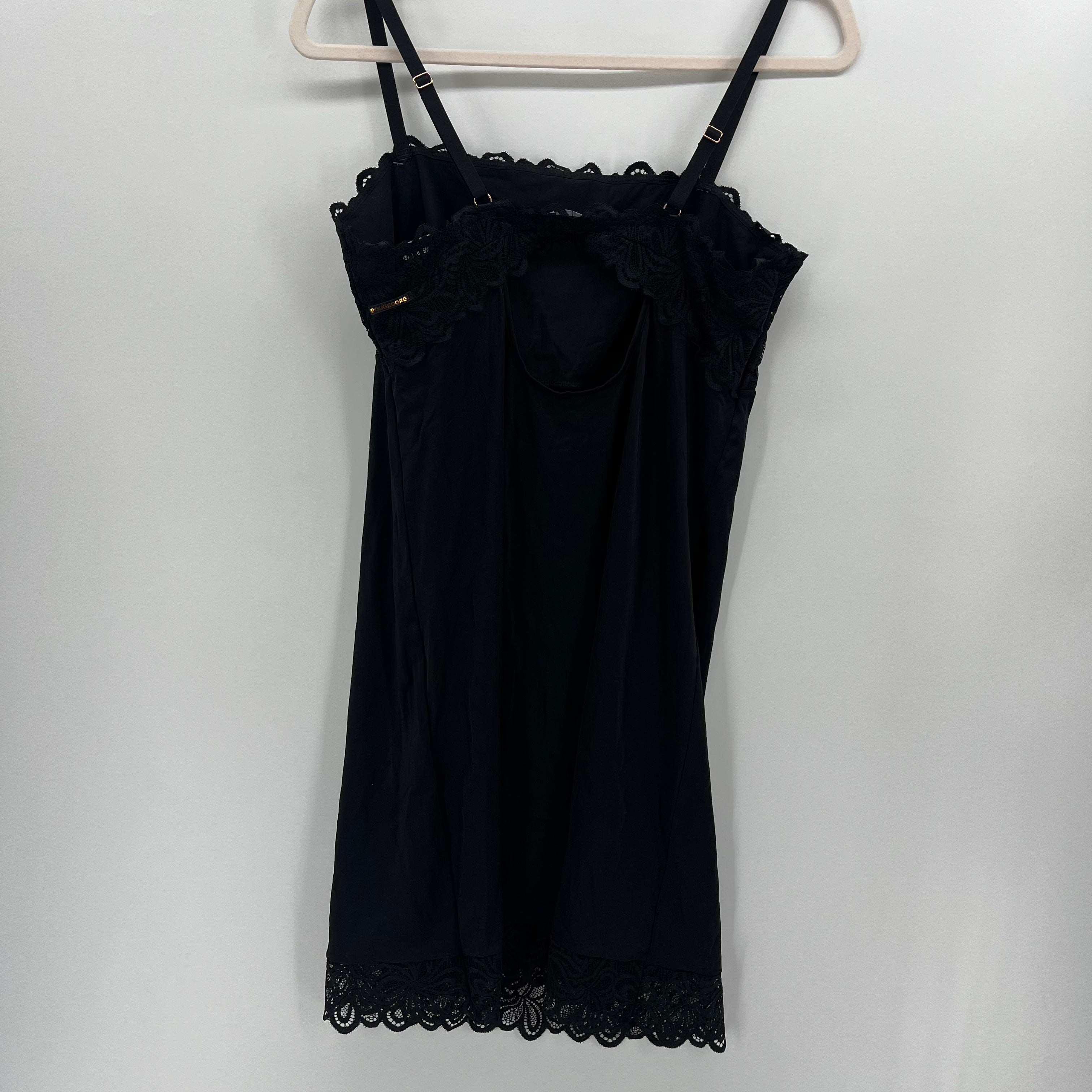 Nuisette RougeGorge Noir