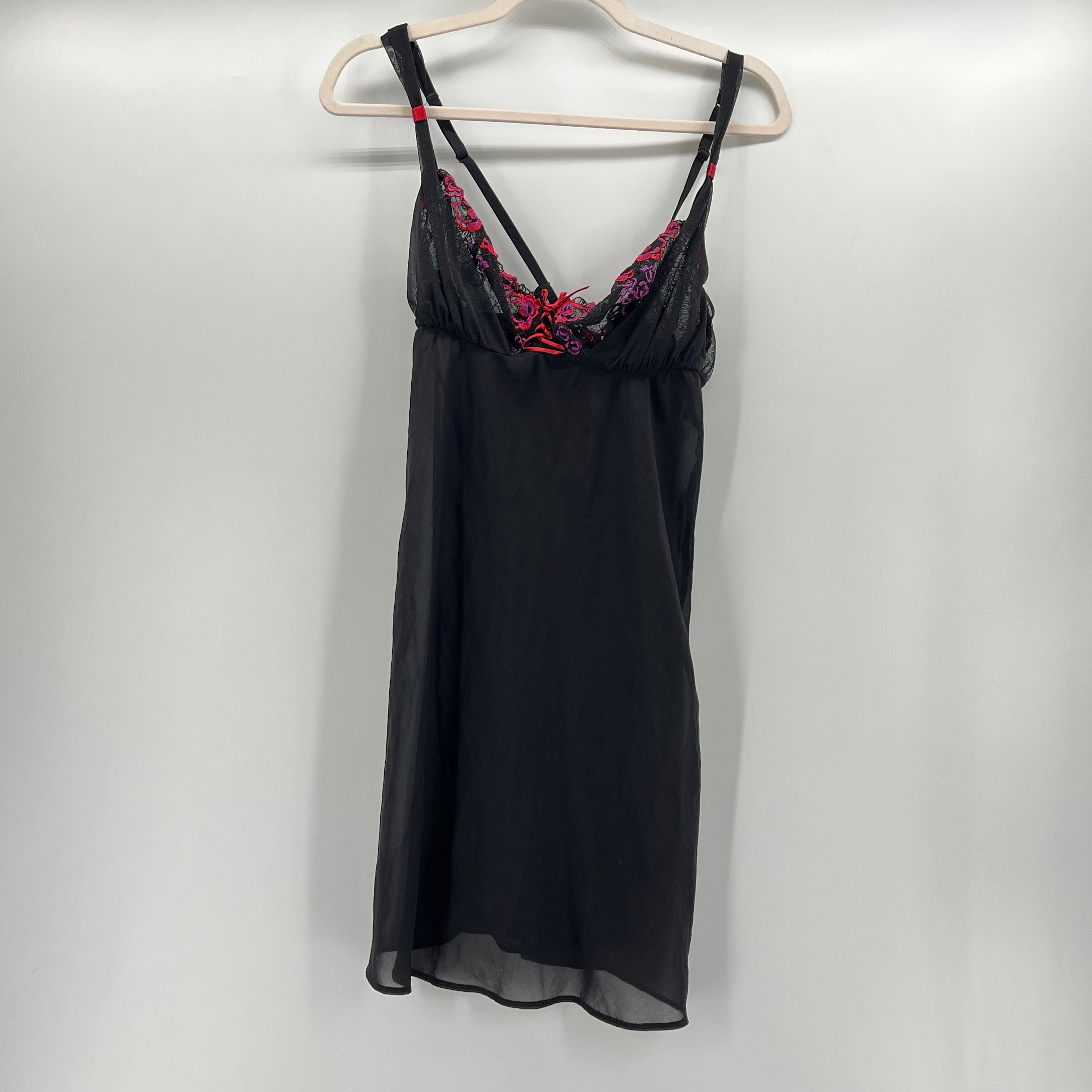 Nuisette RougeGorge Noir