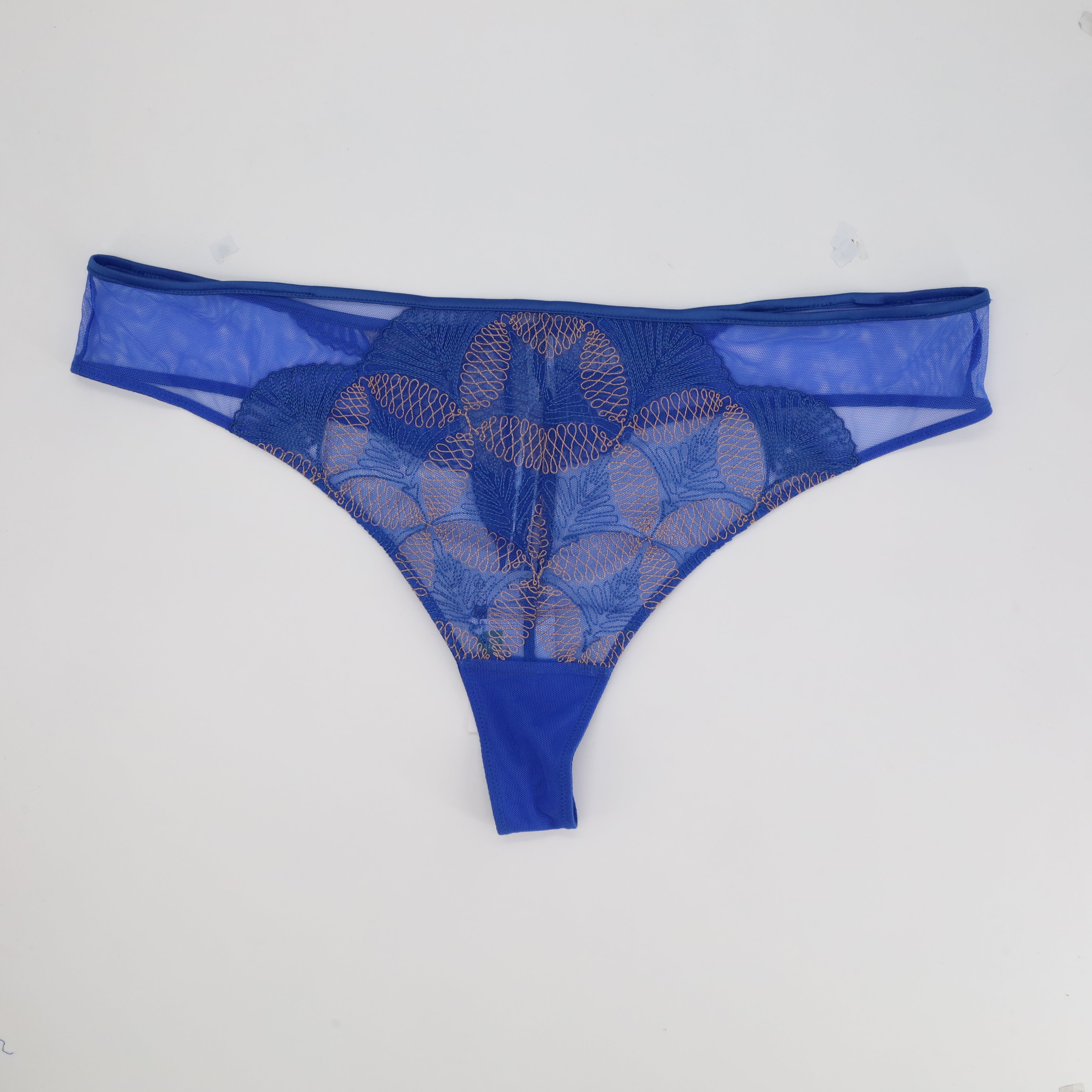 String RougeGorge Bleu