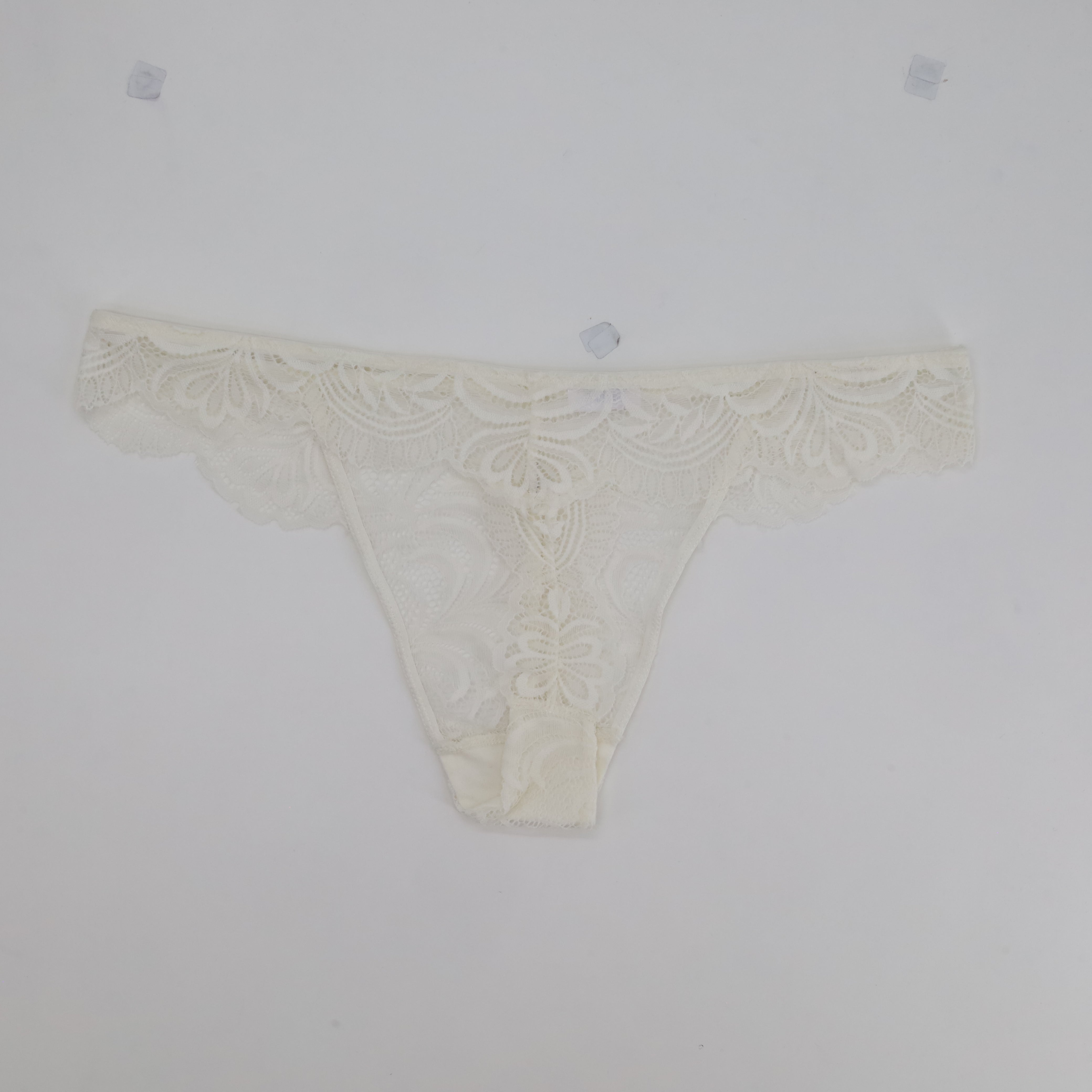 String Blanc