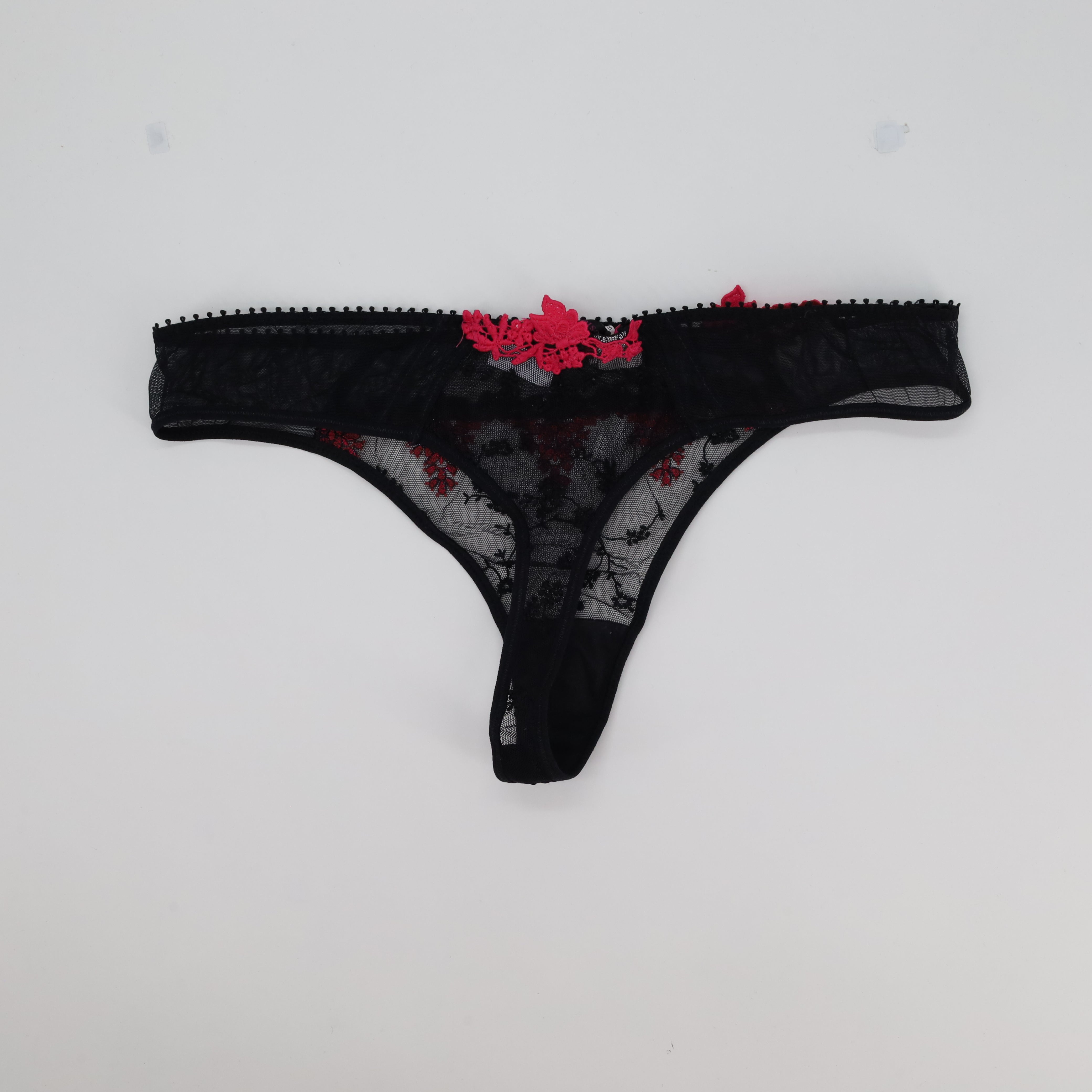 String Passionata Noir