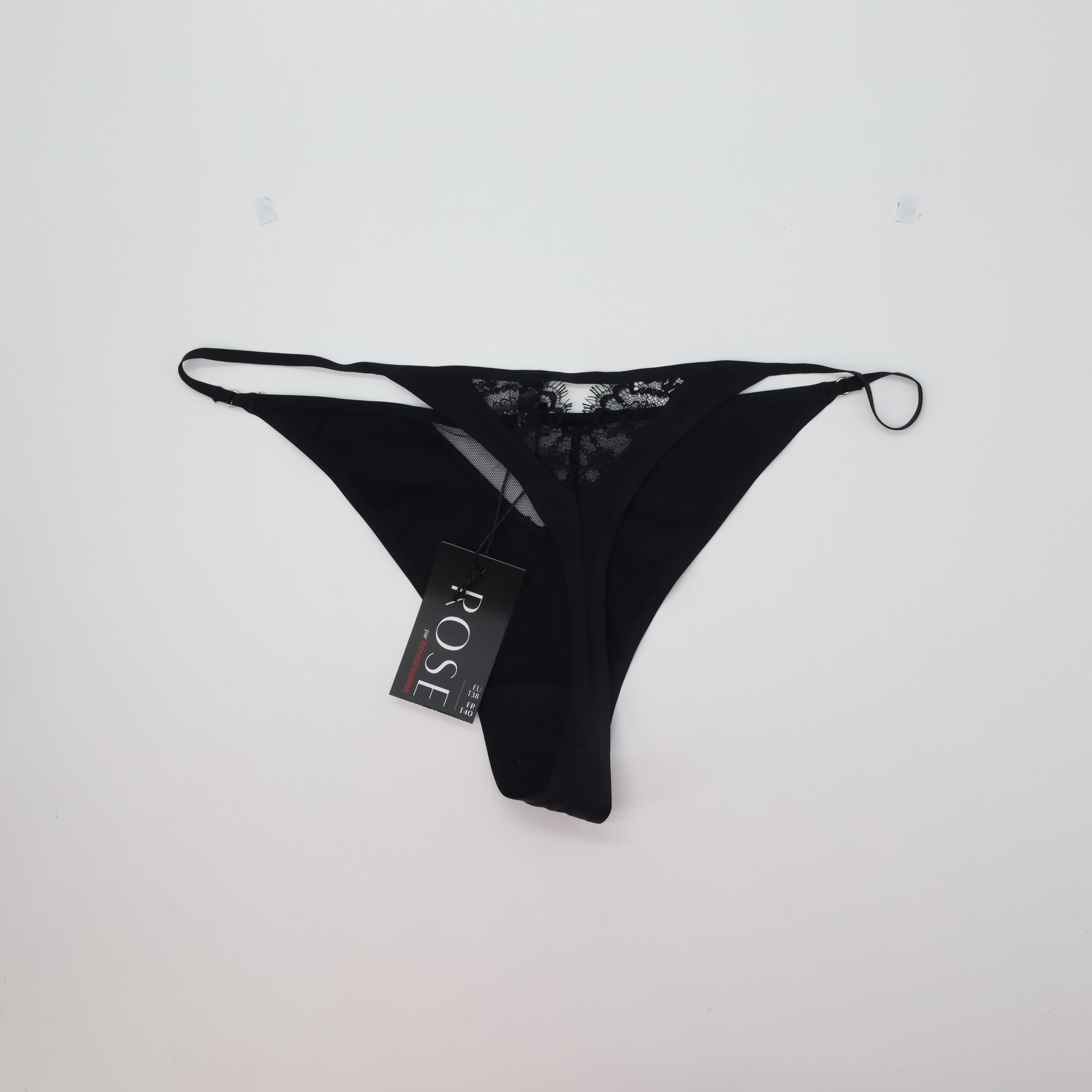 String Rose Noir