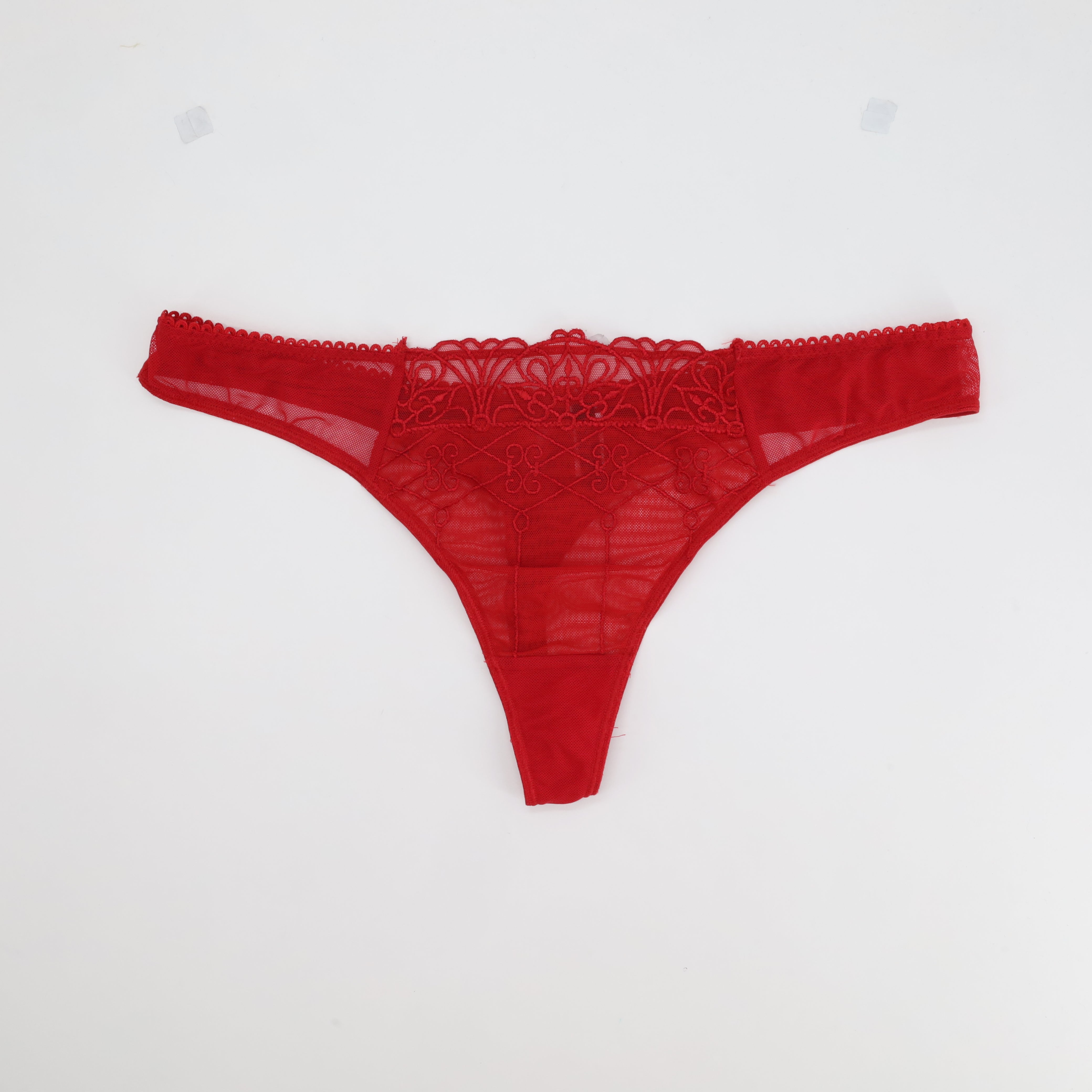 String Passionata Rouge