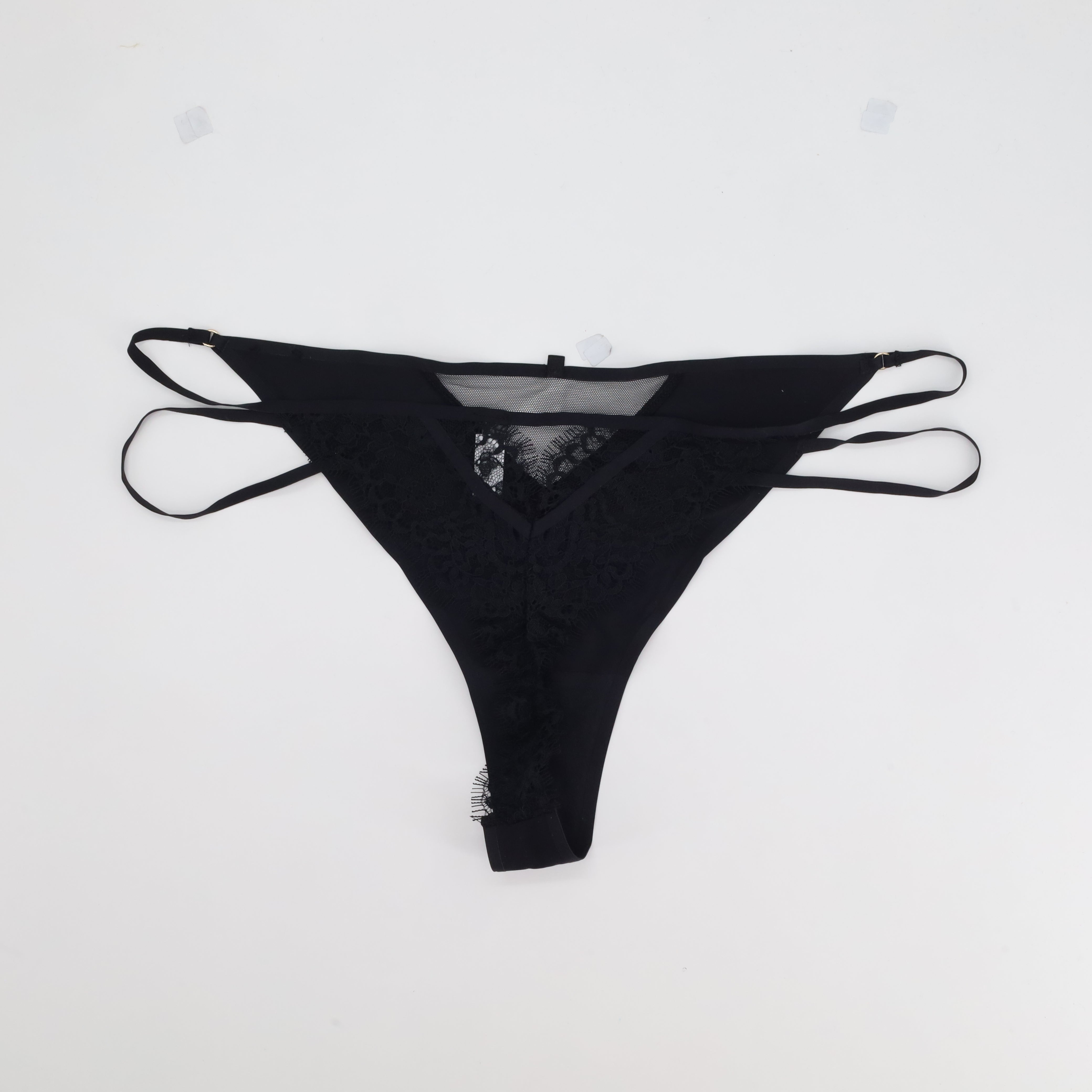 String Rose Noir