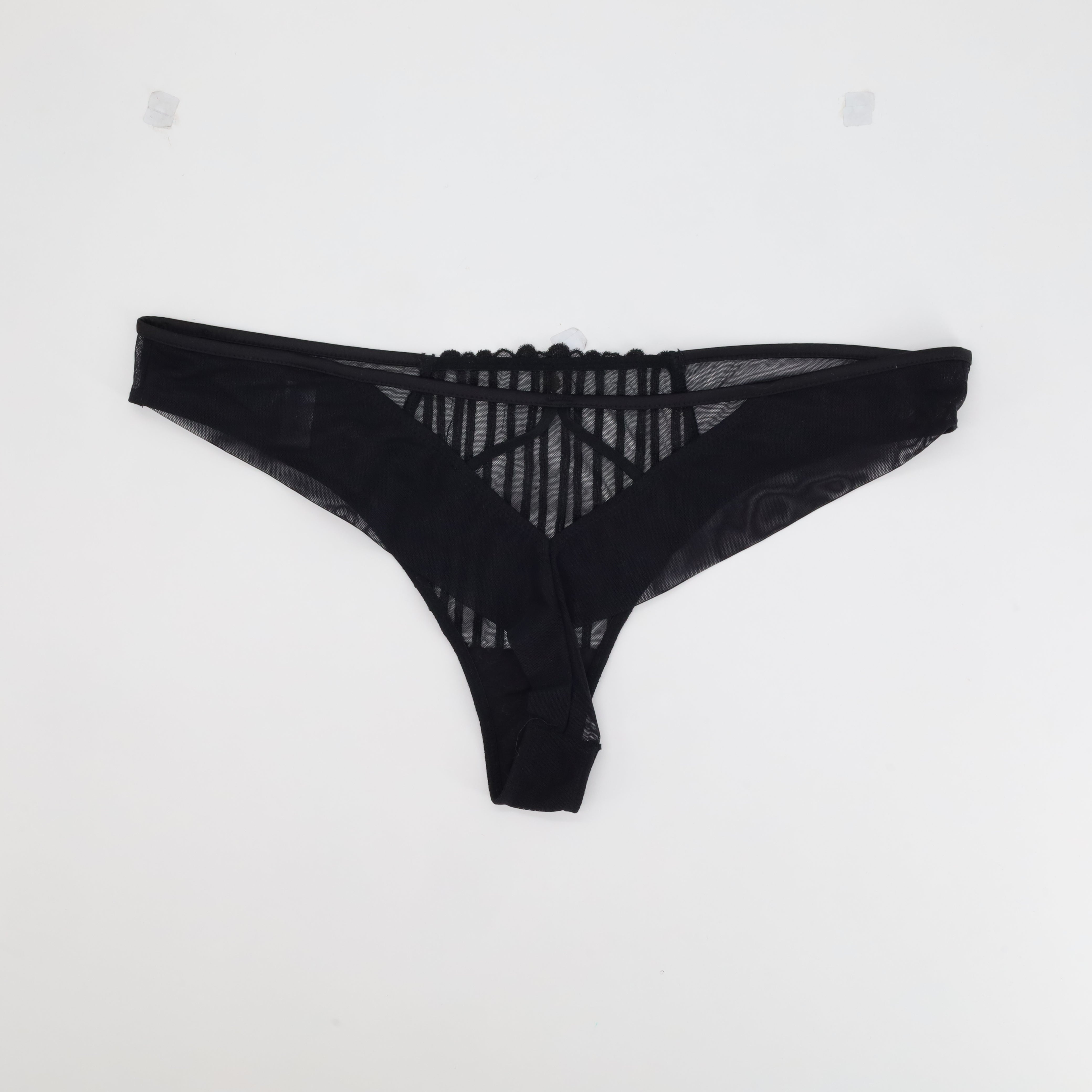 String Rose Noir