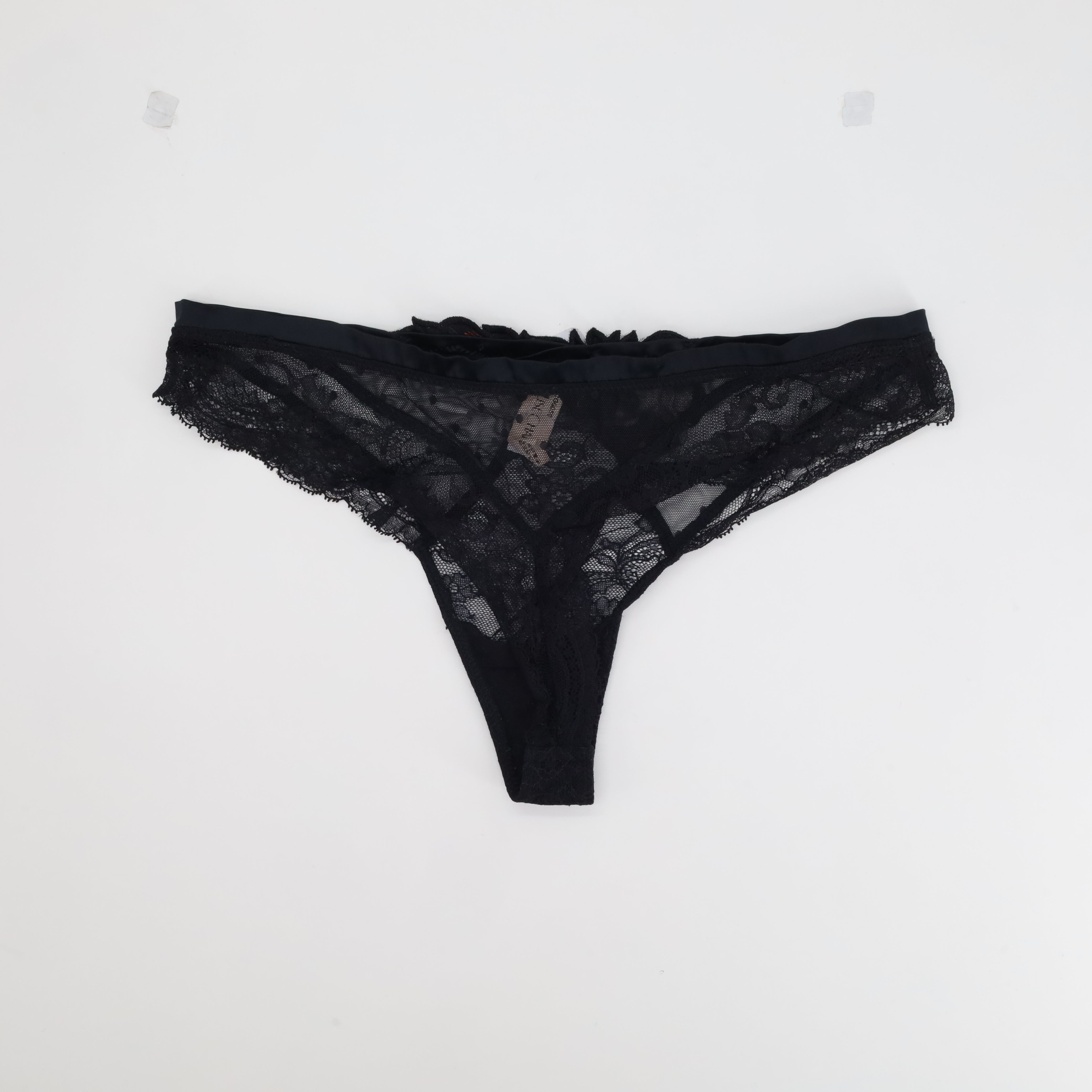 String Lise Charmel Noir