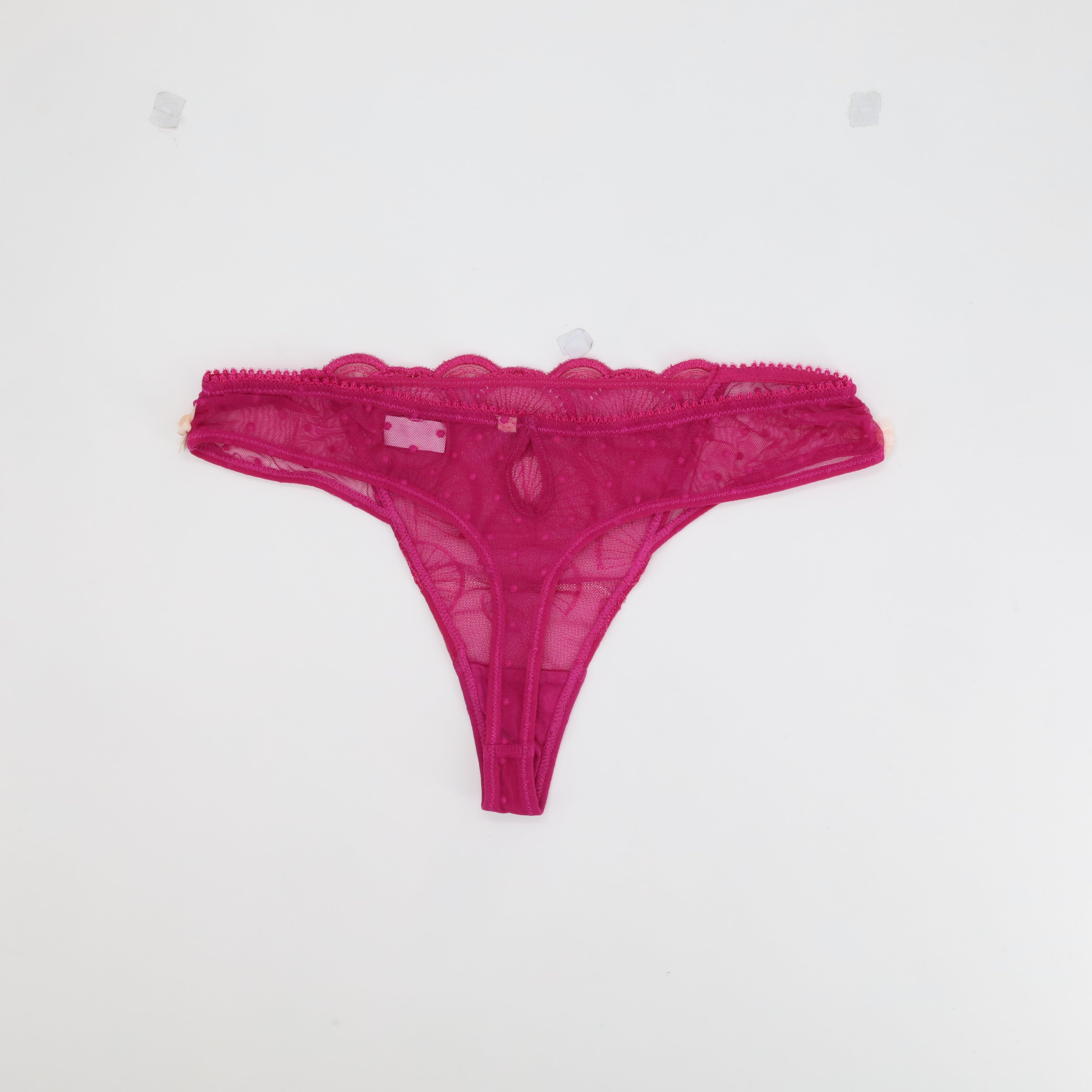 String RougeGorge Rose