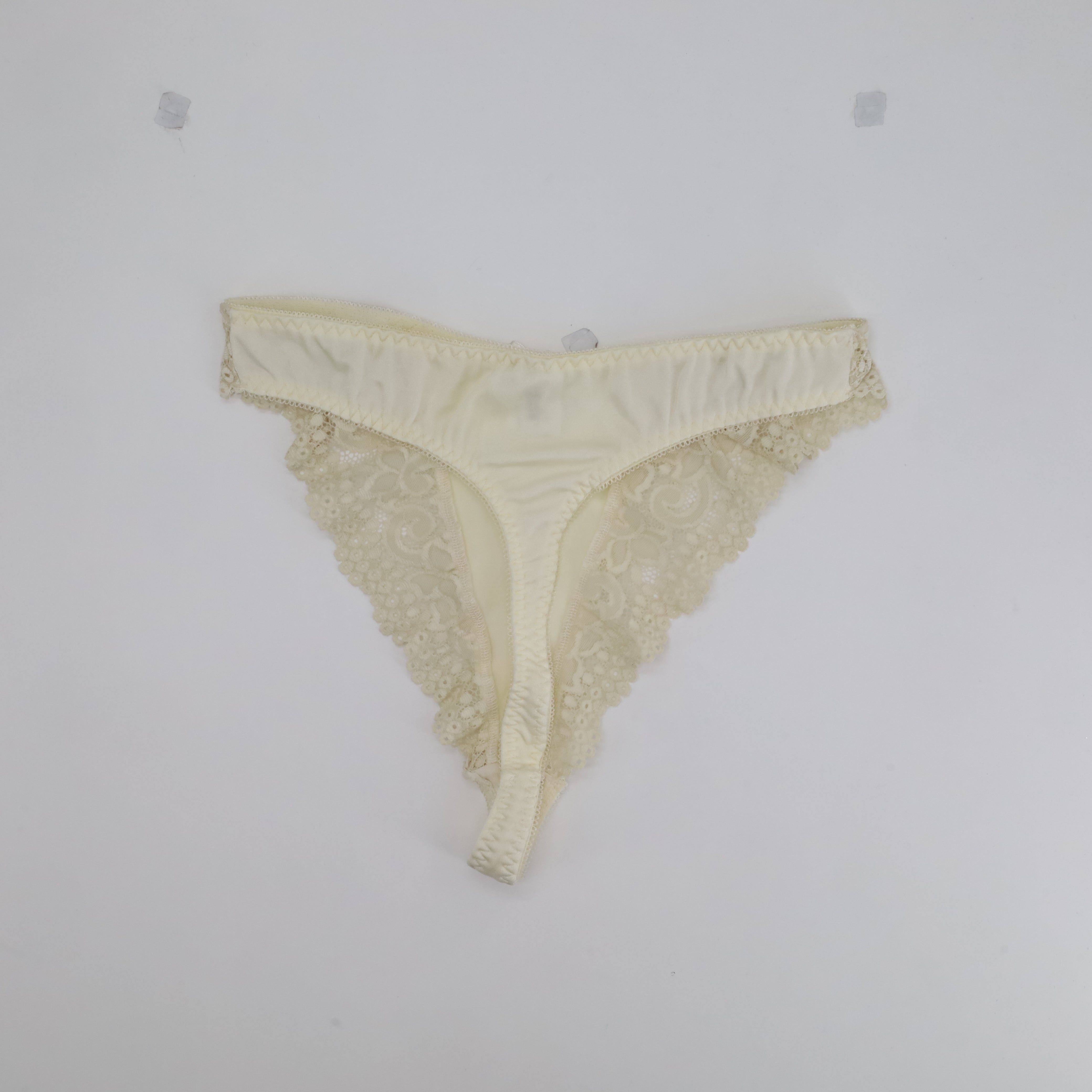 String Beige