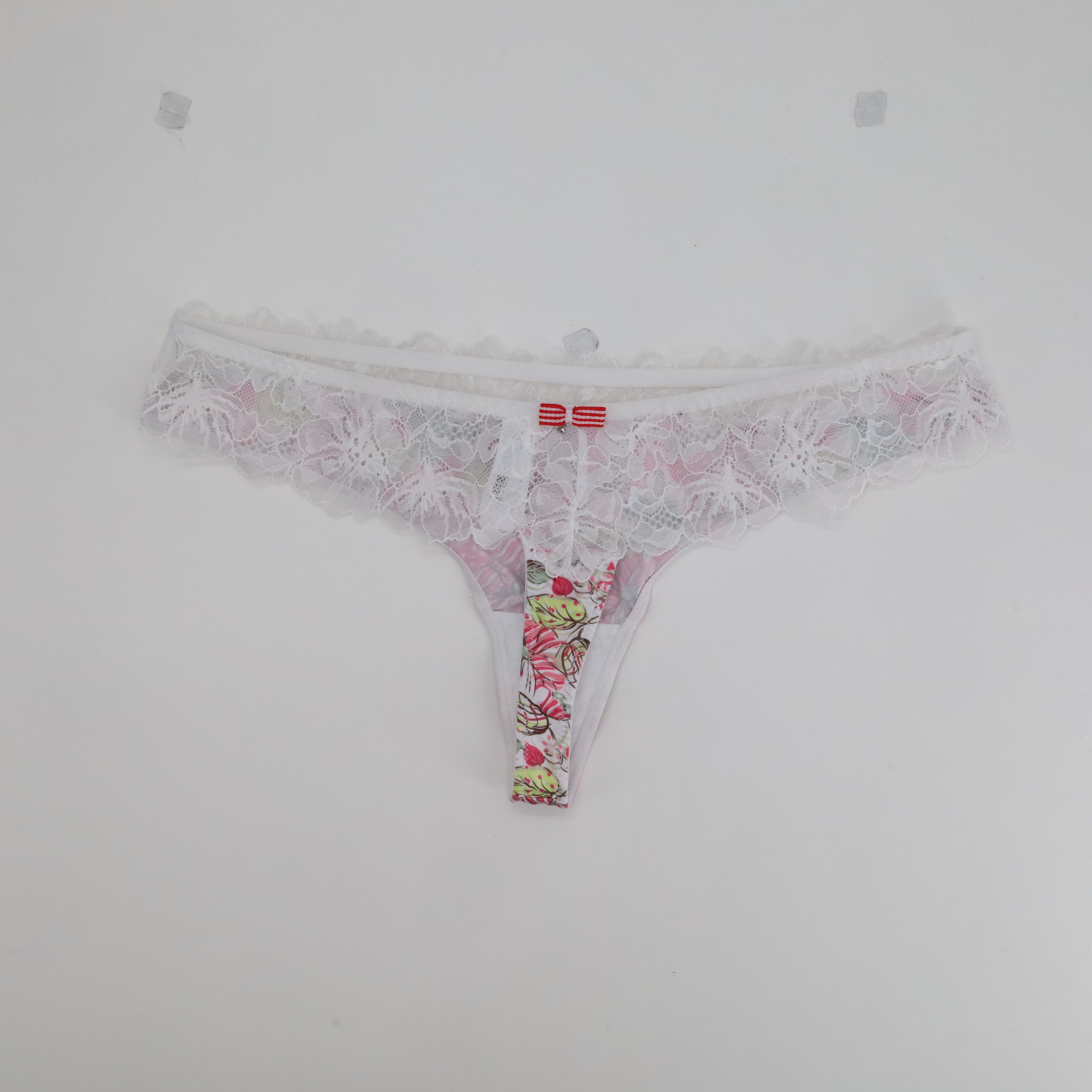 String Charlott' Blanc