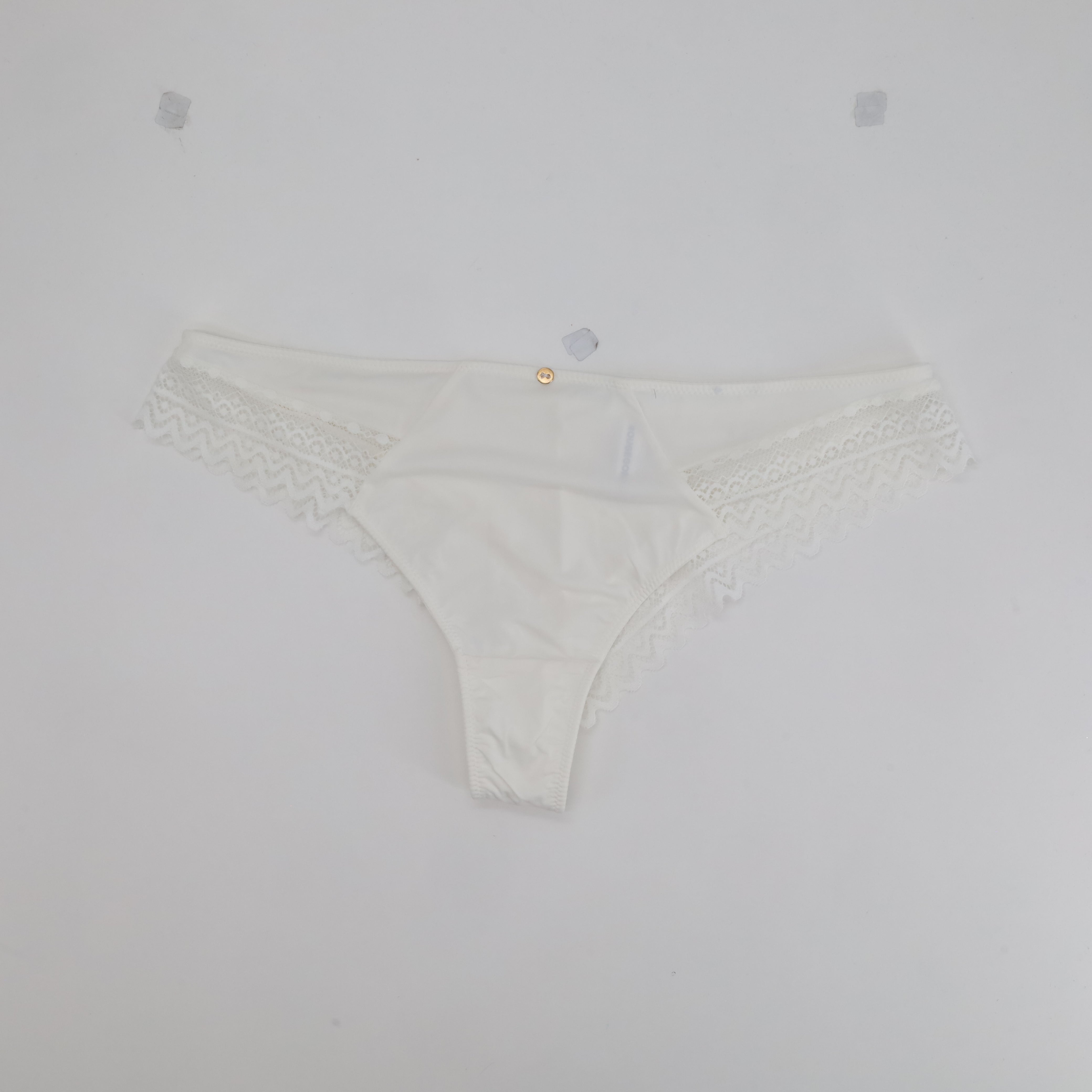 Tanga RougeGorge Blanc