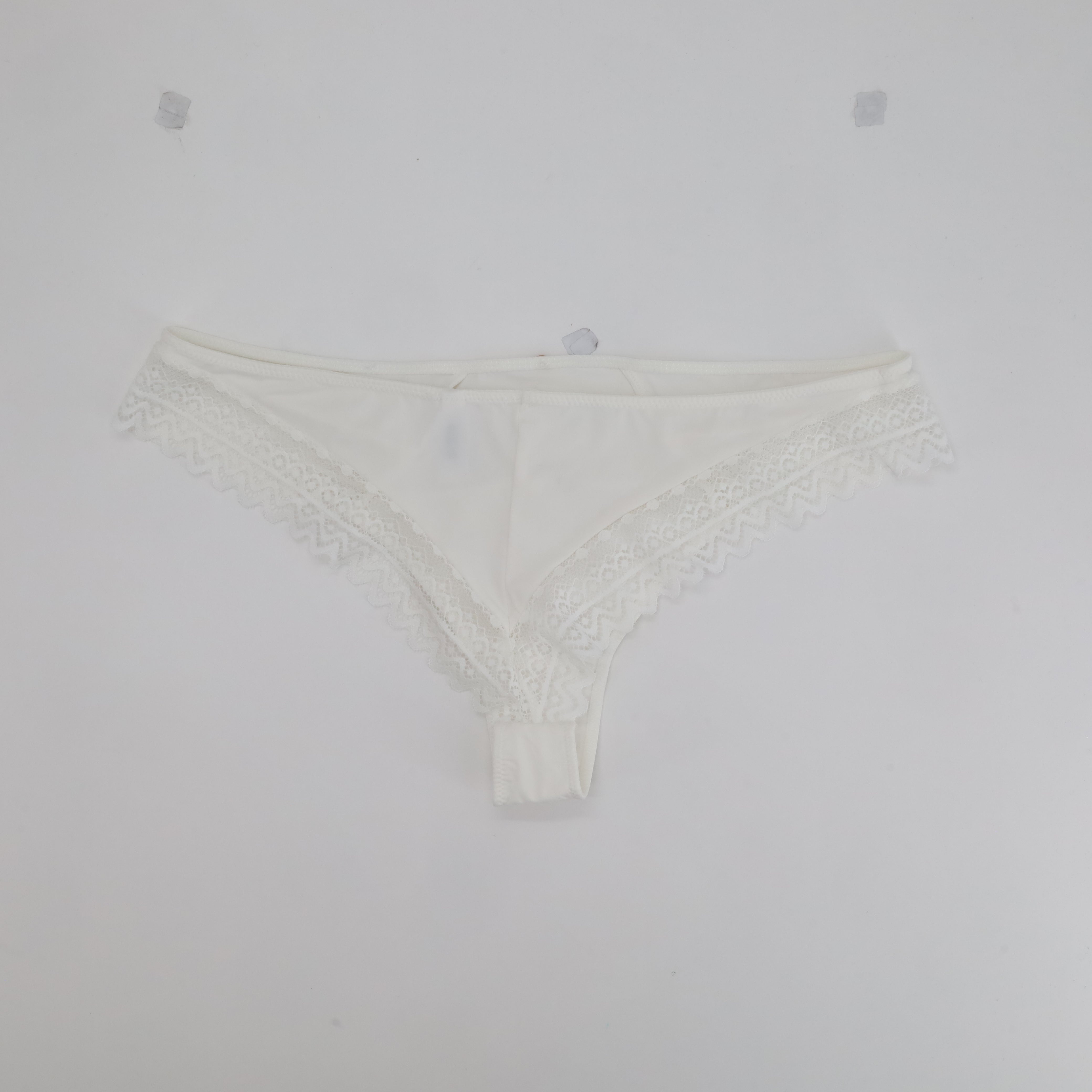 Tanga RougeGorge Blanc