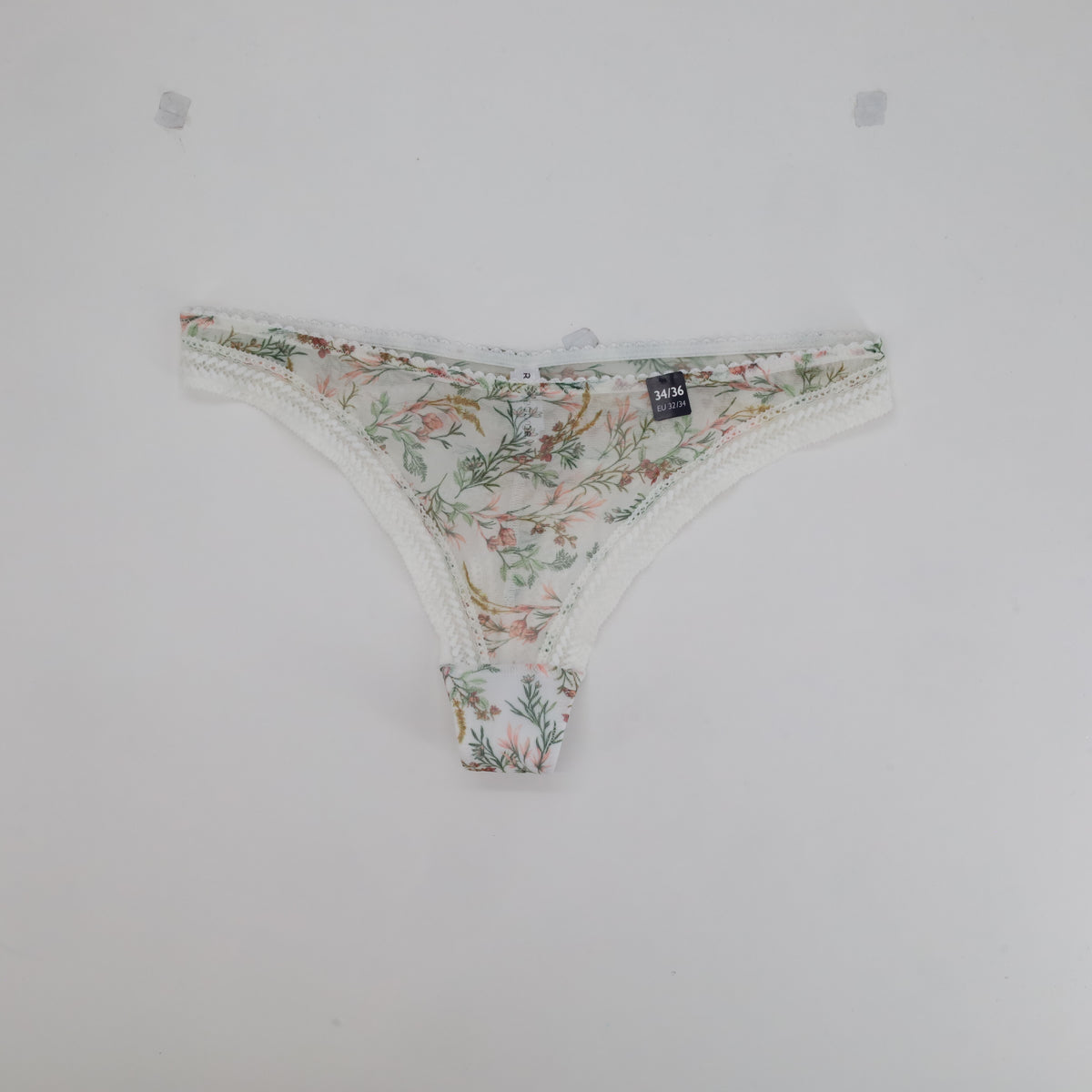 Tanga RougeGorge Blanc