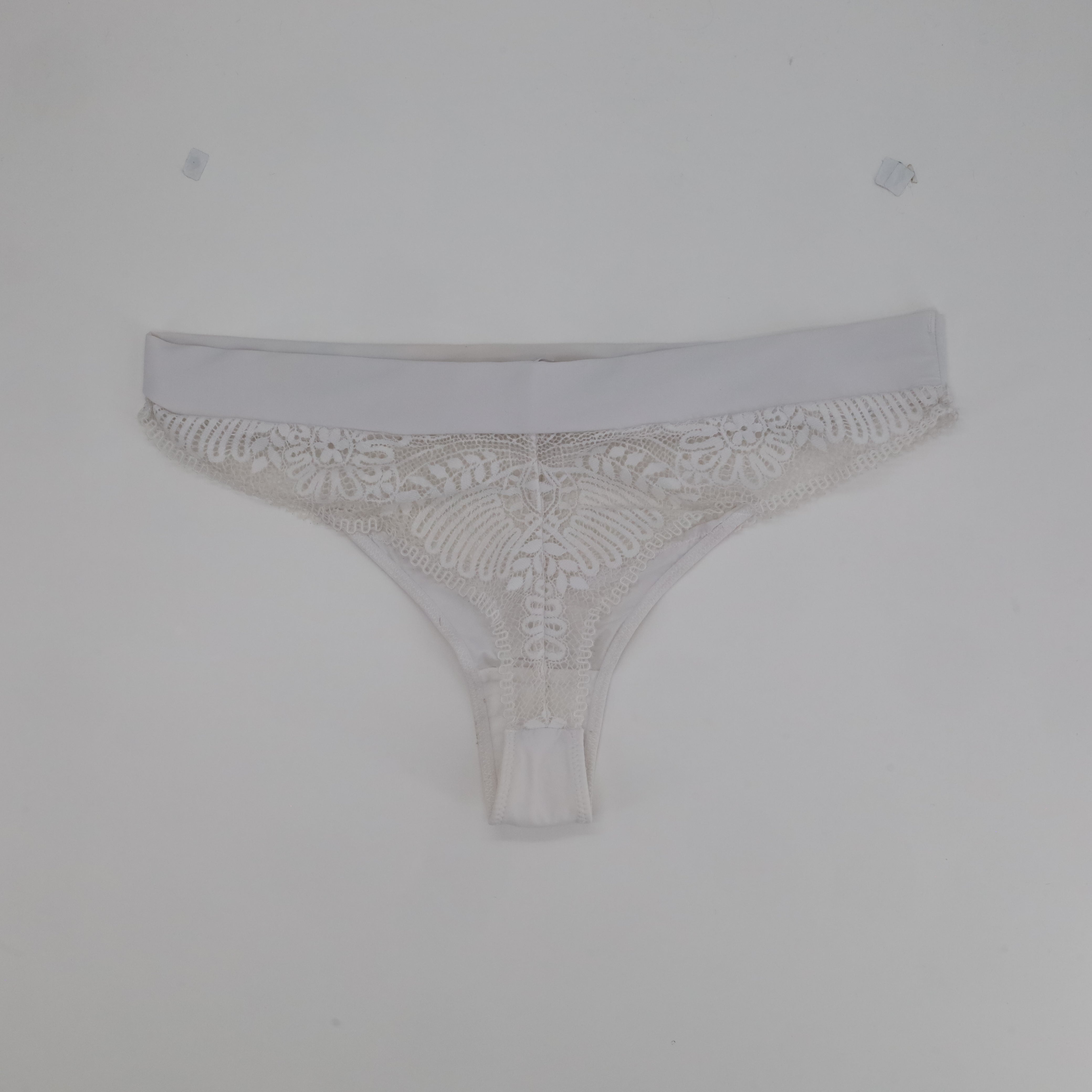 Tanga RougeGorge Blanc