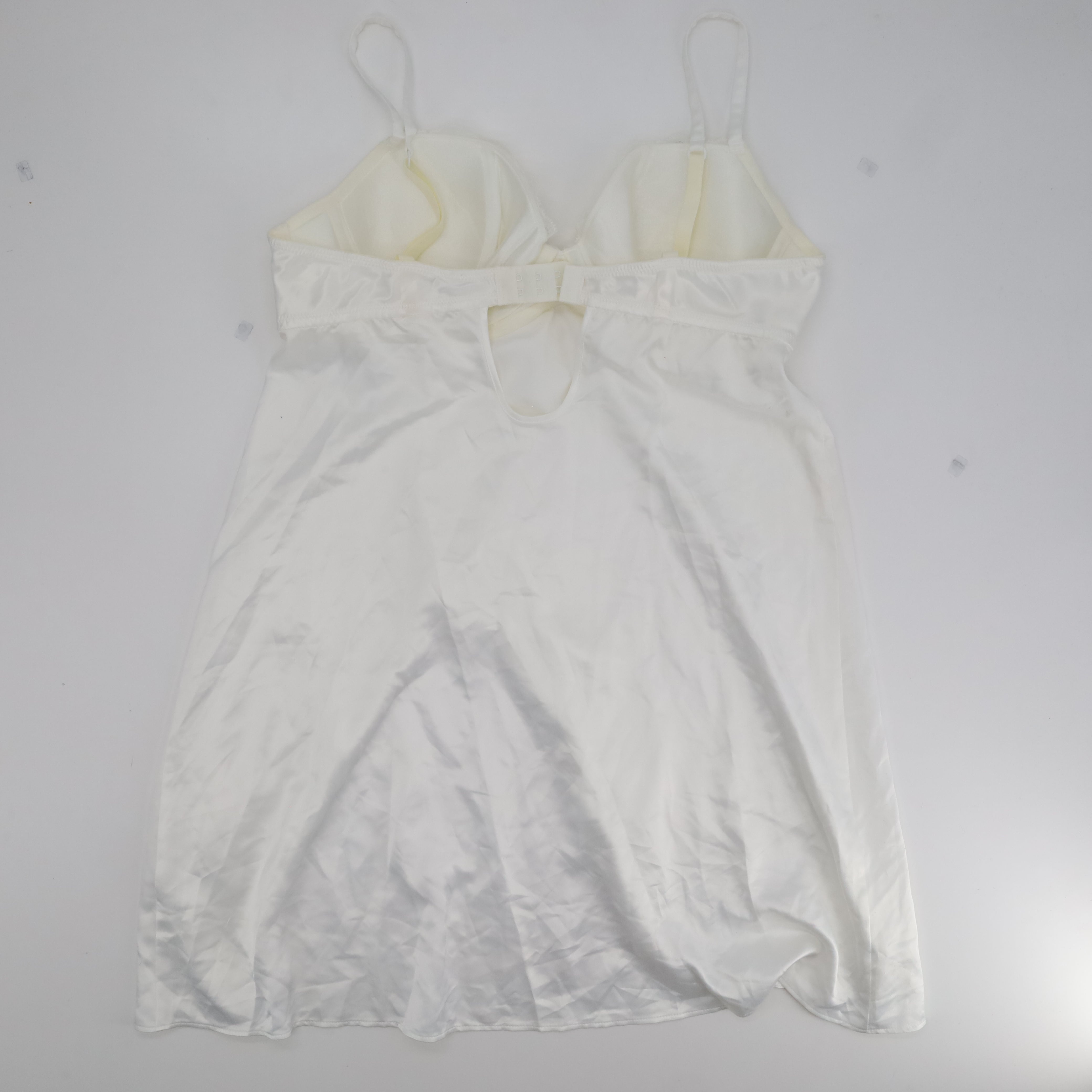 Nuisette RougeGorge Blanc