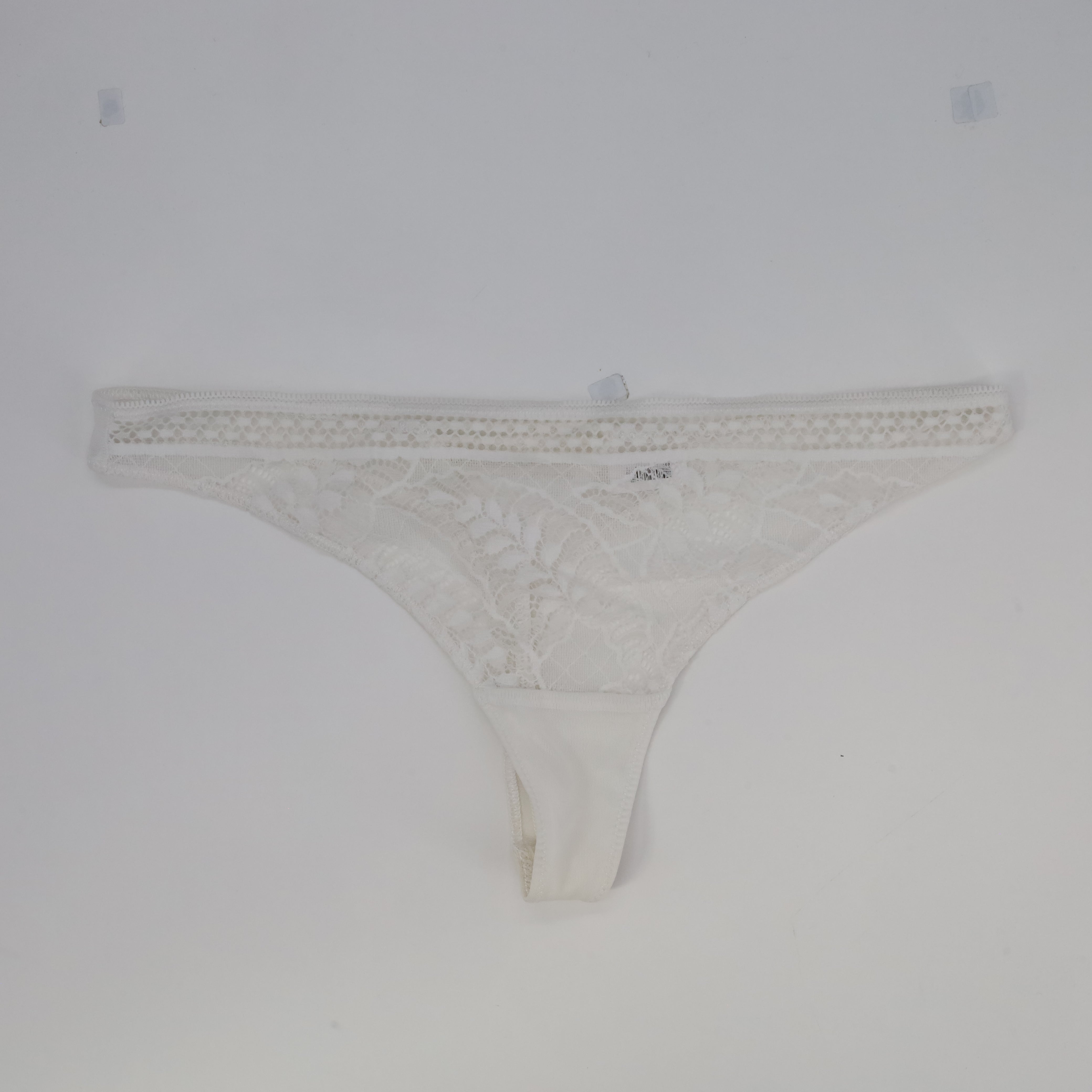 String Blanc