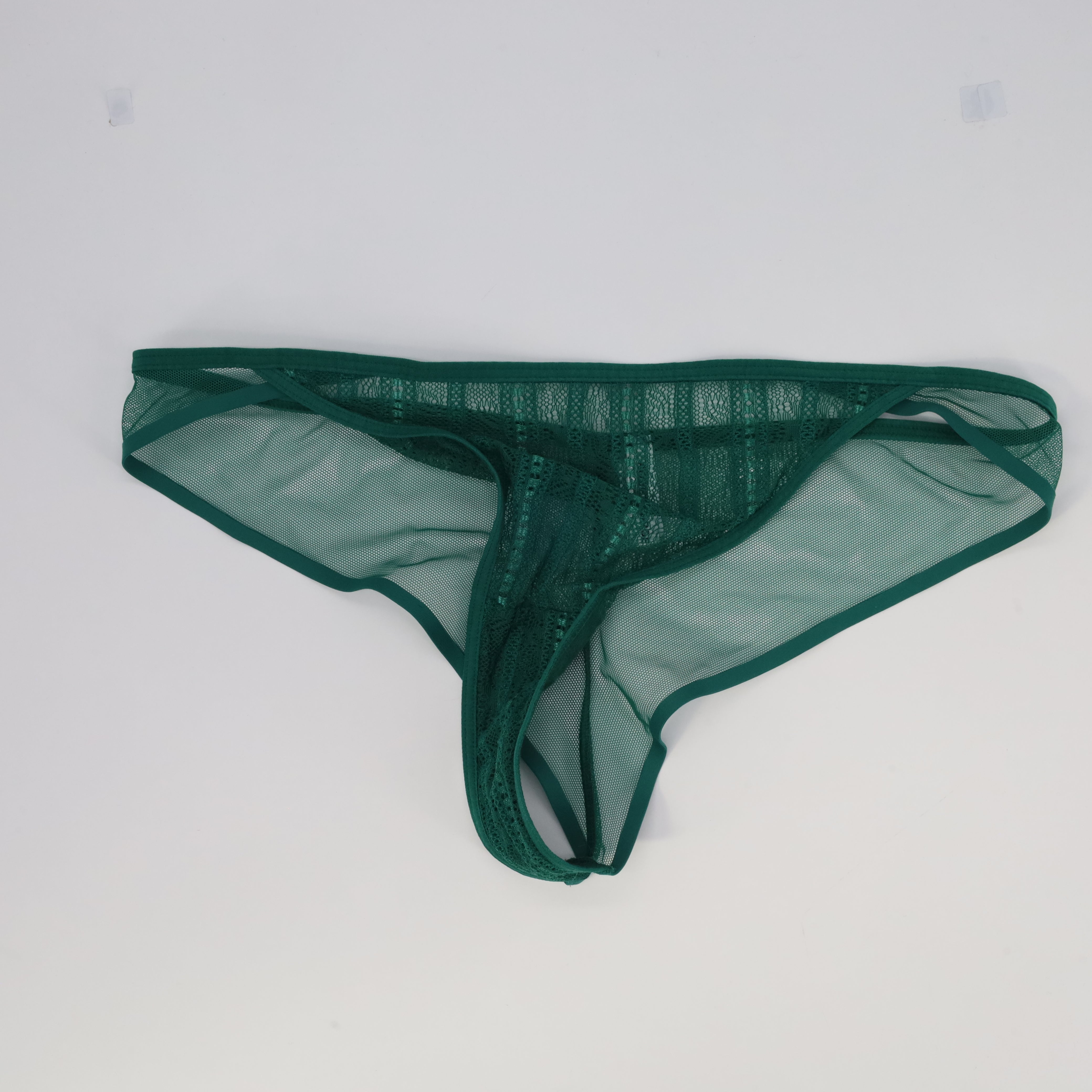 String RougeGorge Vert