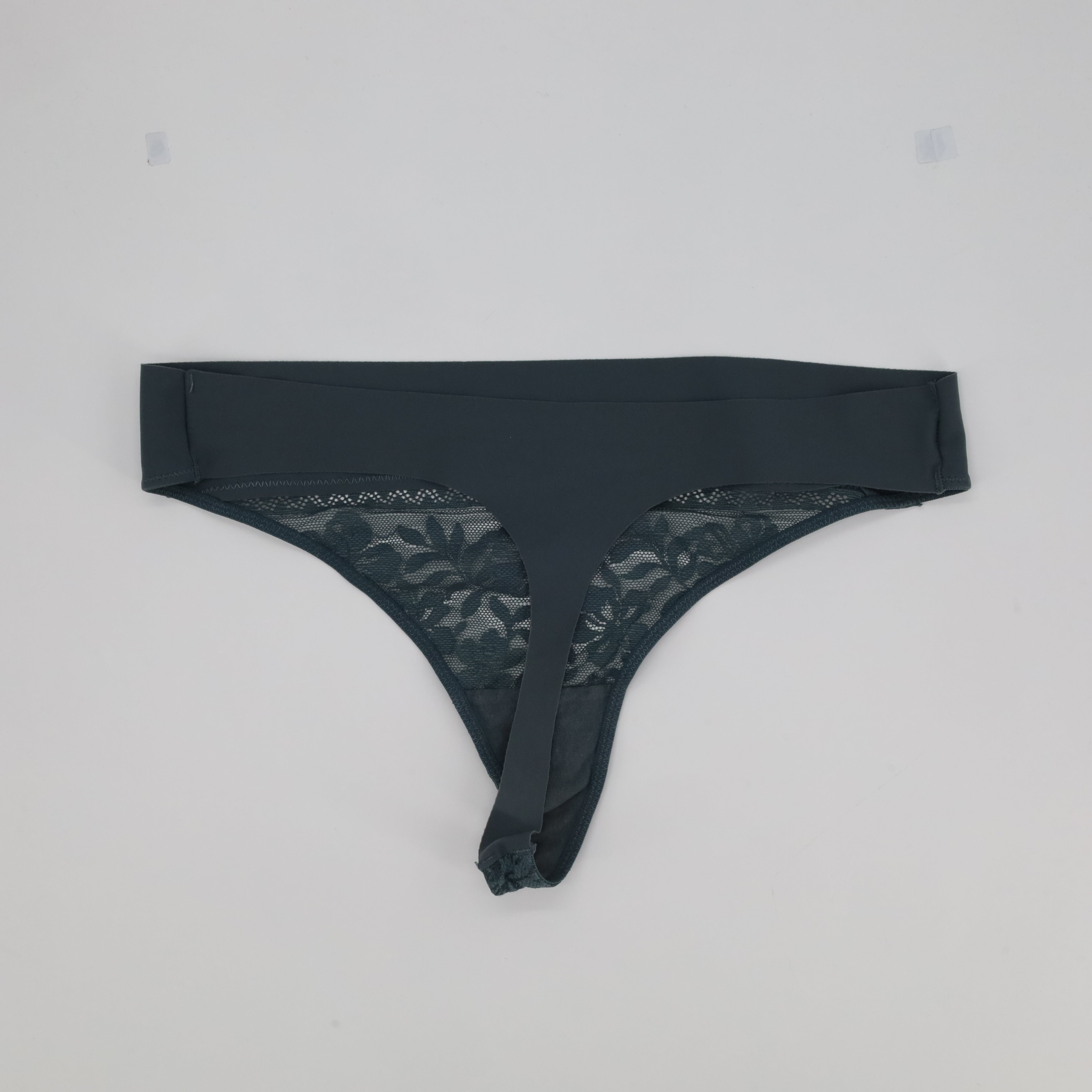 String RougeGorge Gris