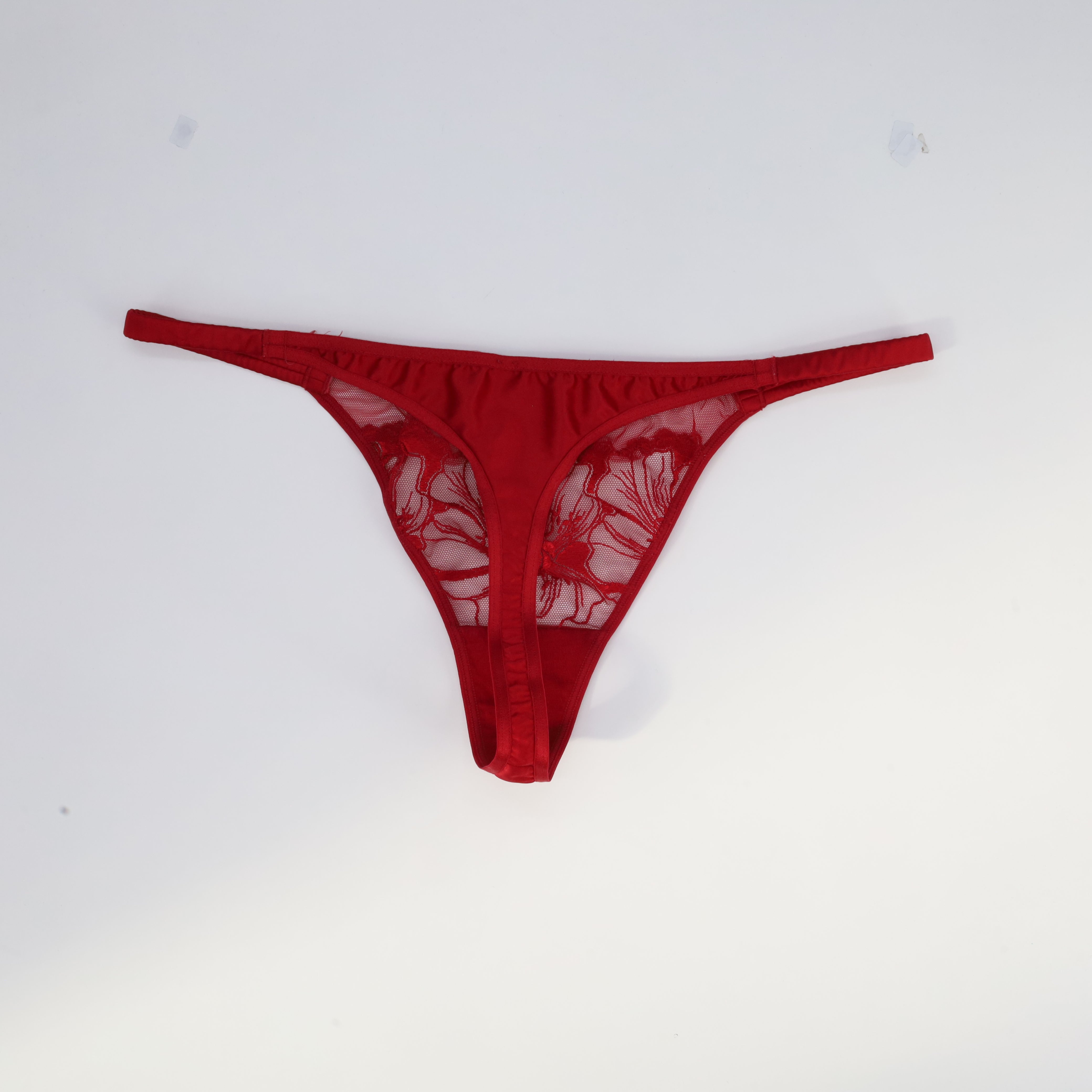 String ETAM Rouge