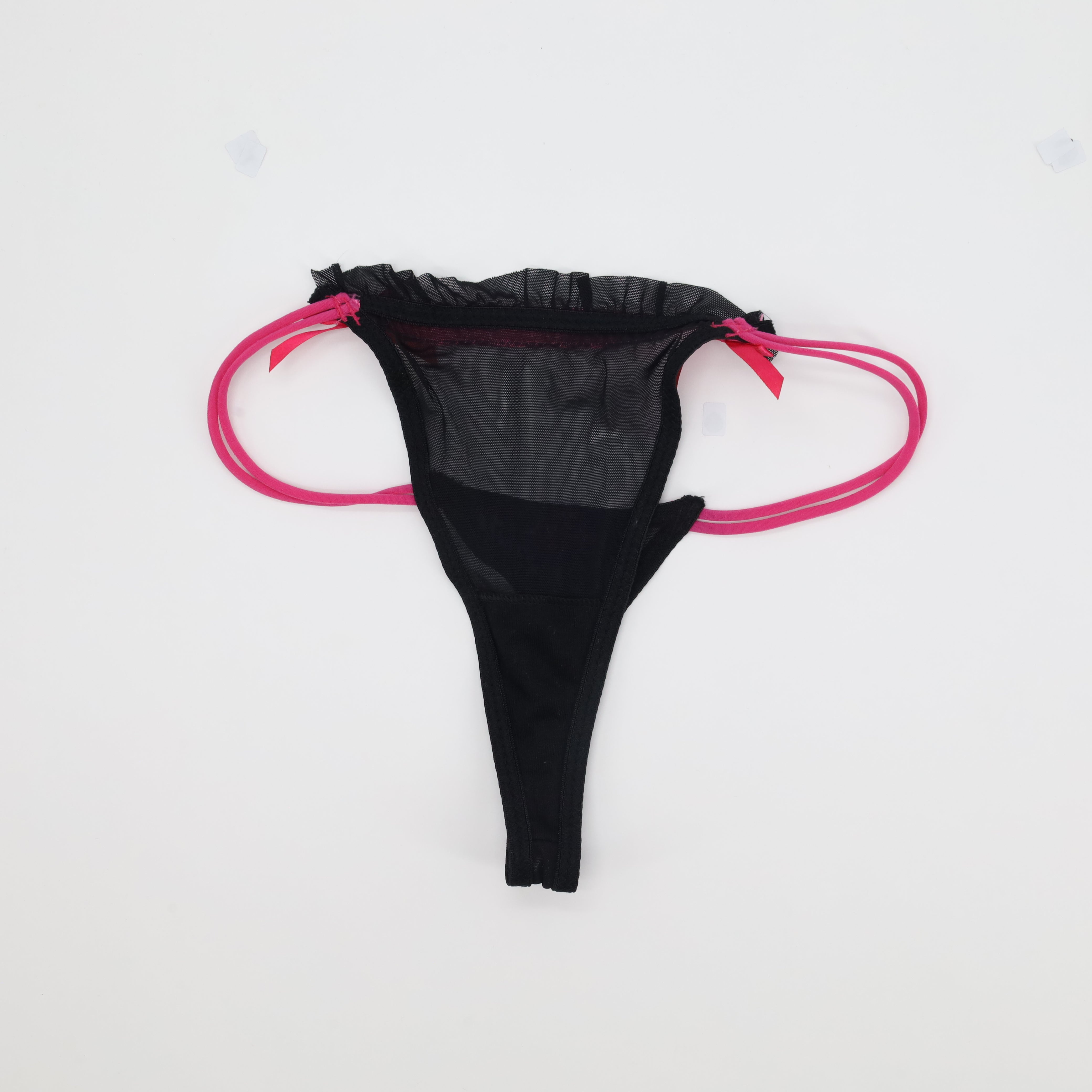 String Closer with Evie Noir