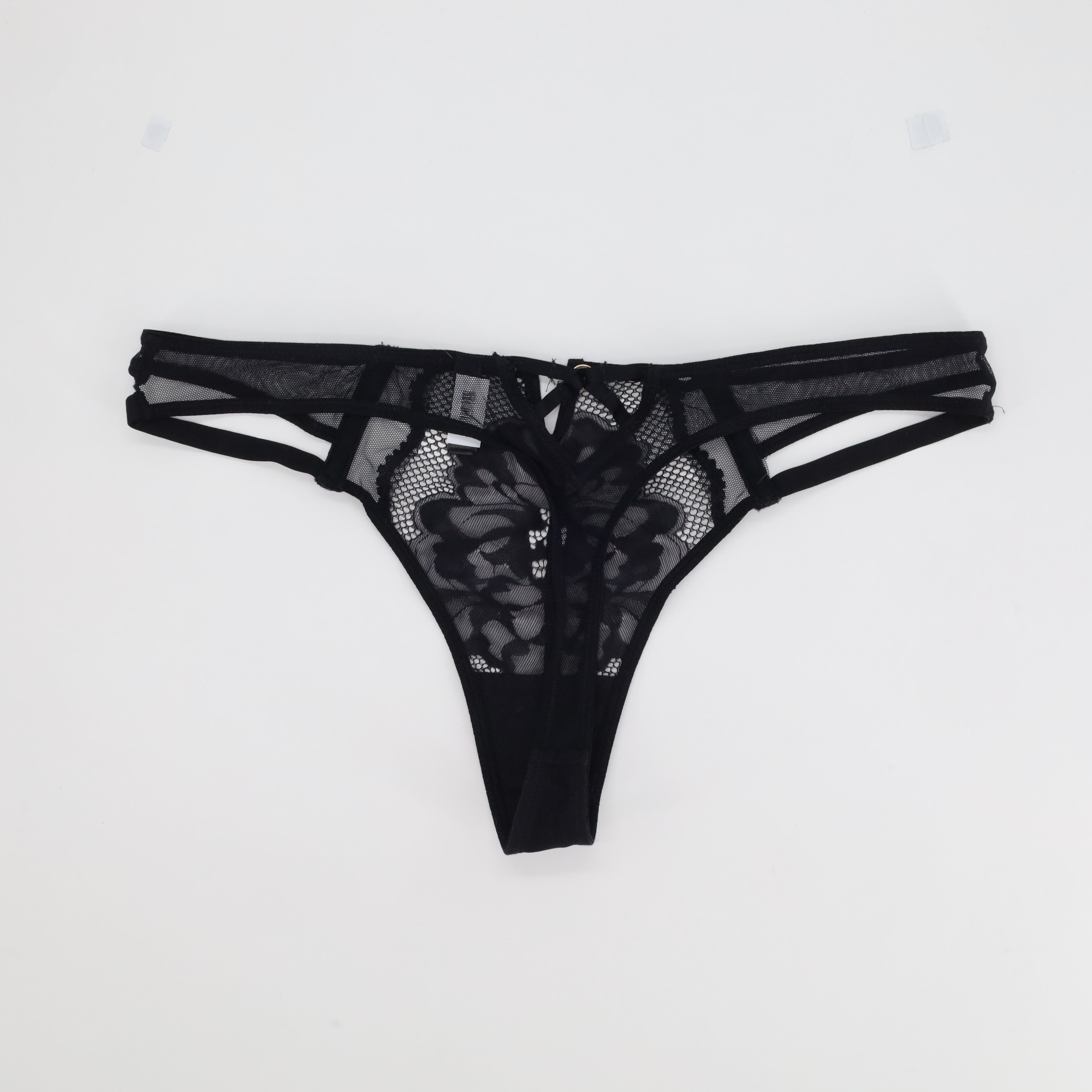 String Rose Noir