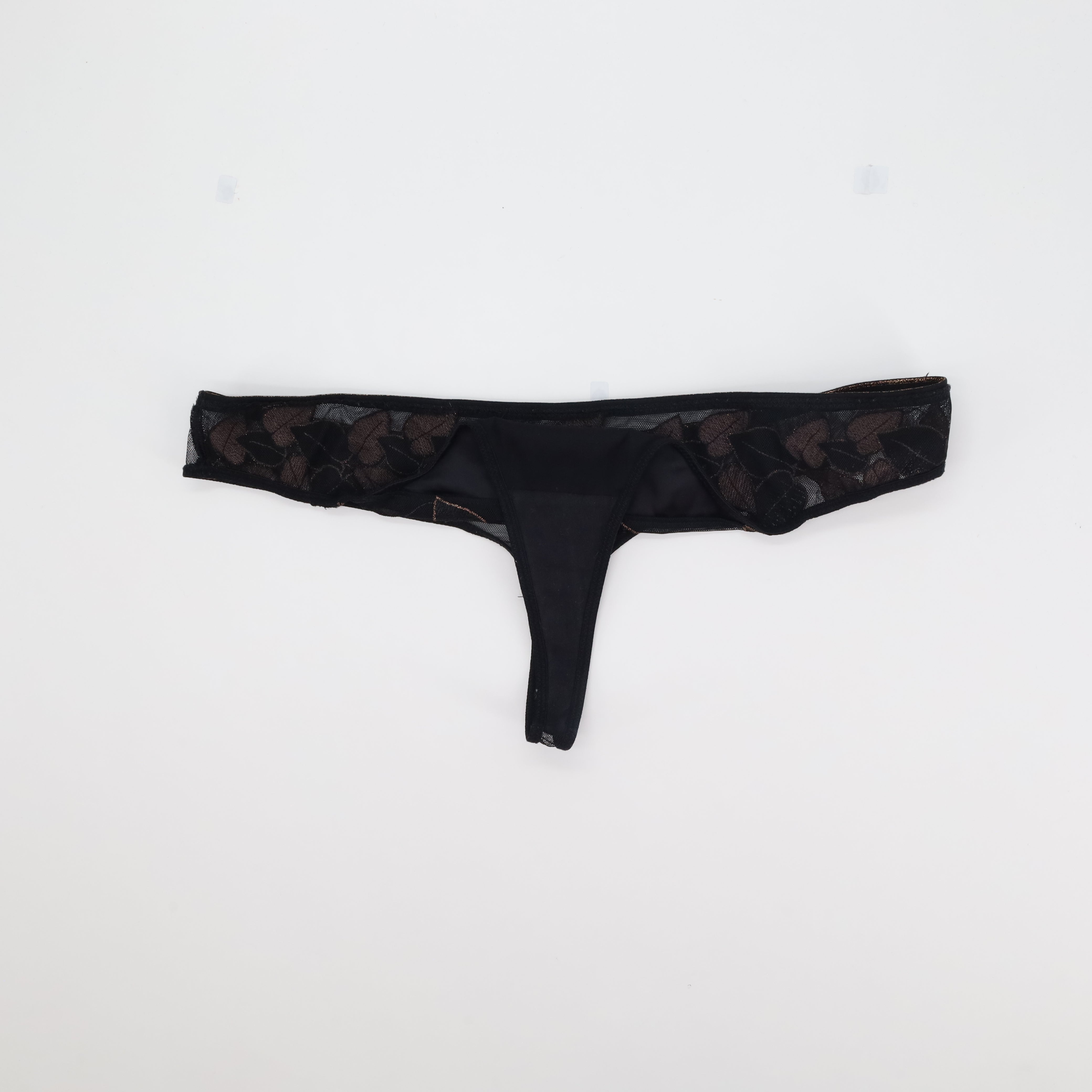 String RougeGorge Noir