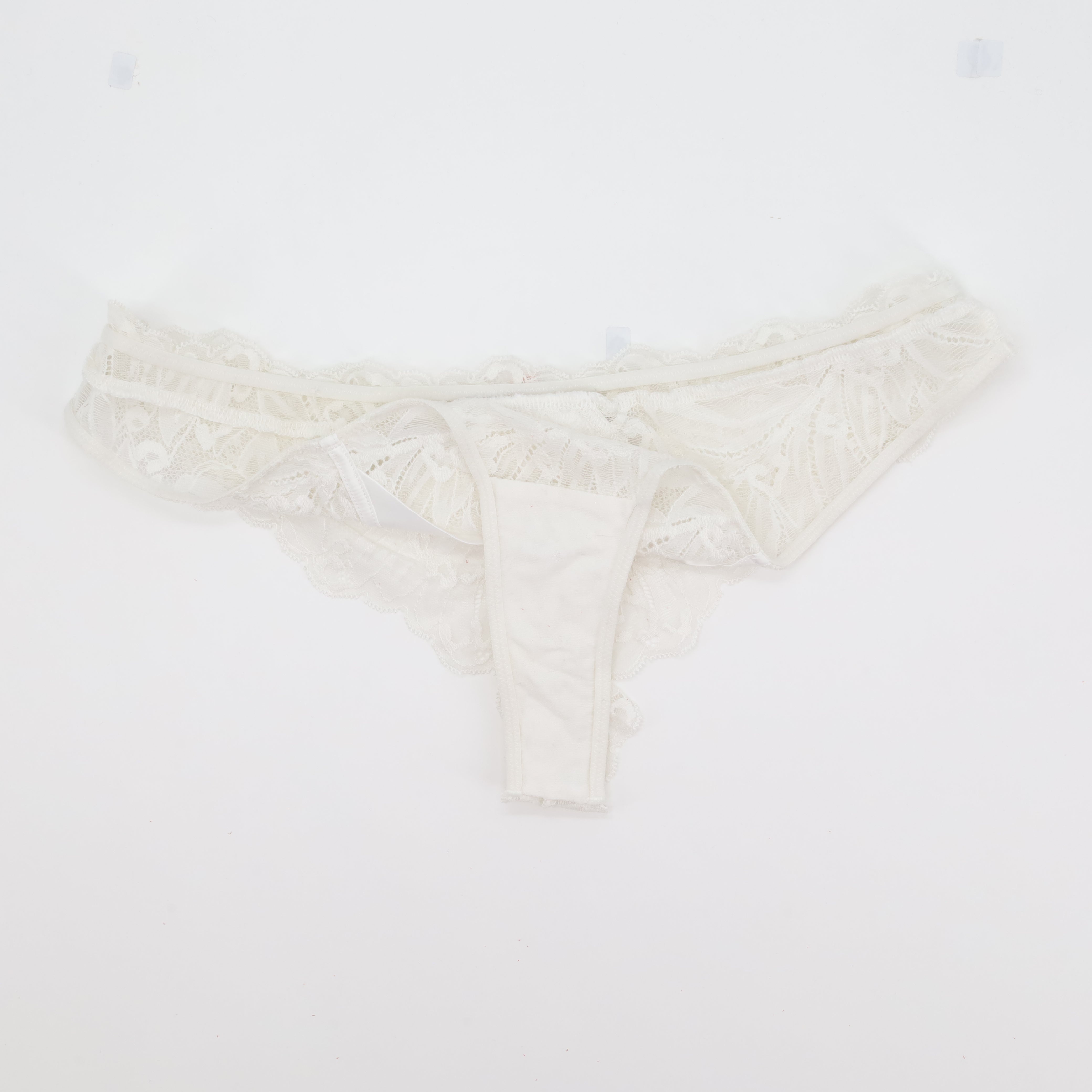 Tanga RougeGorge Blanc