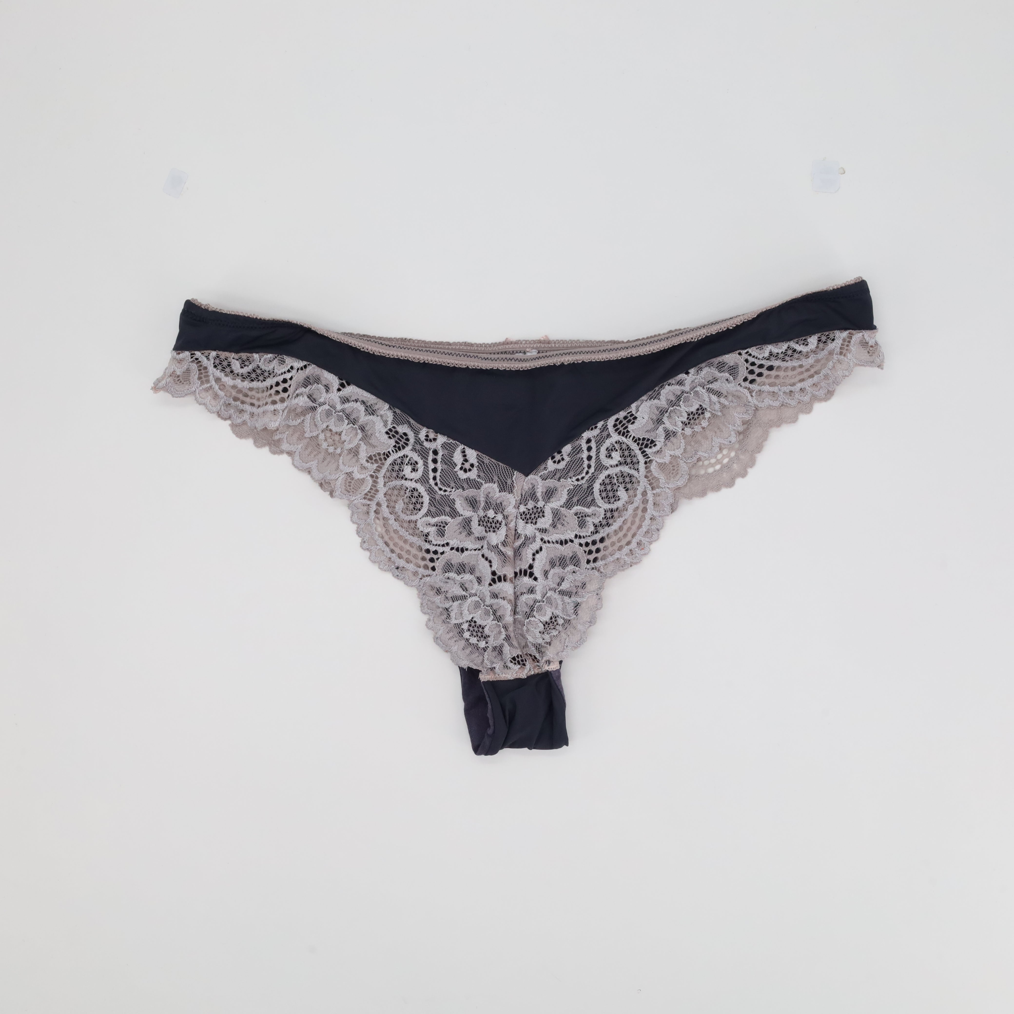 Tanga RougeGorge Gris