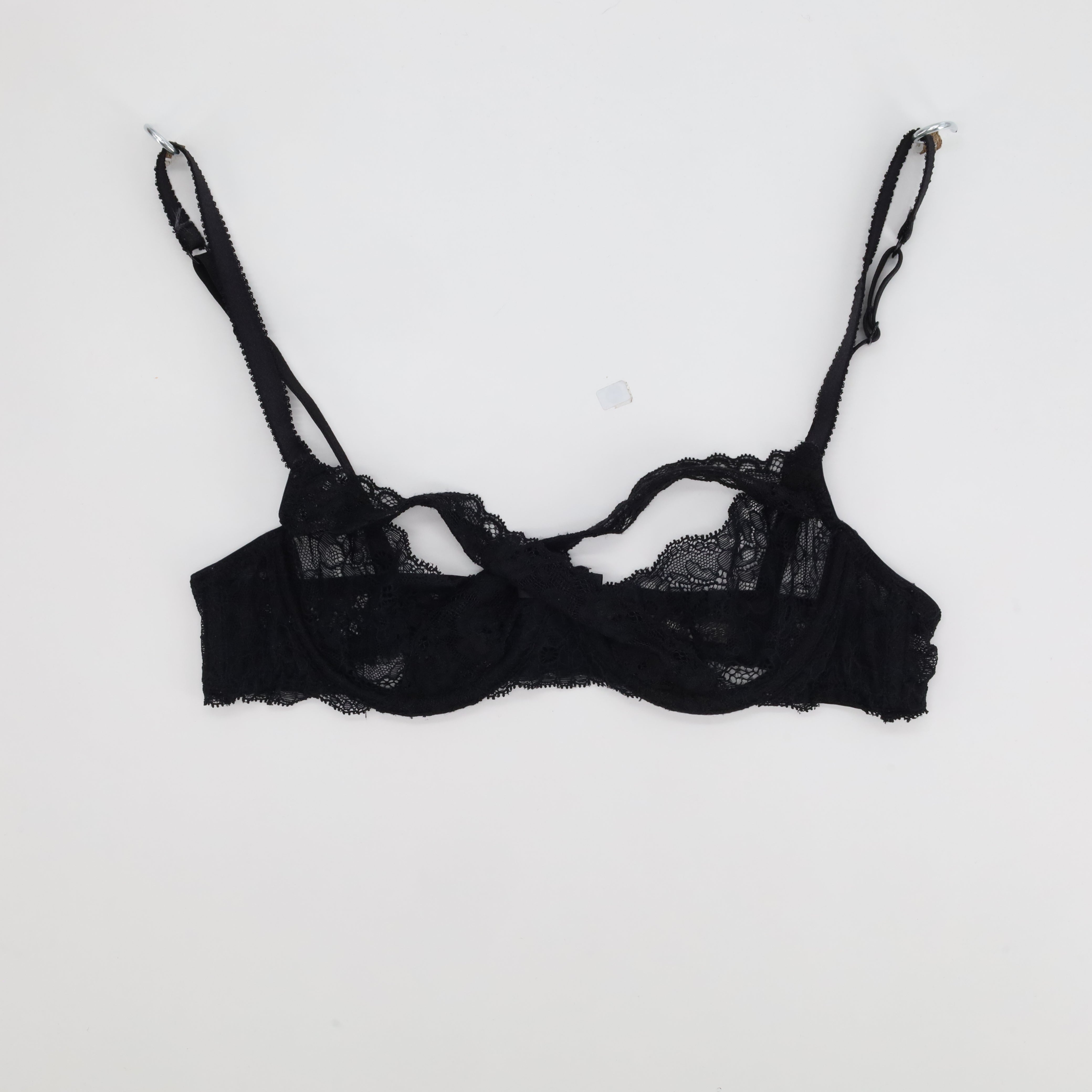 Corbeille RougeGorge Noir