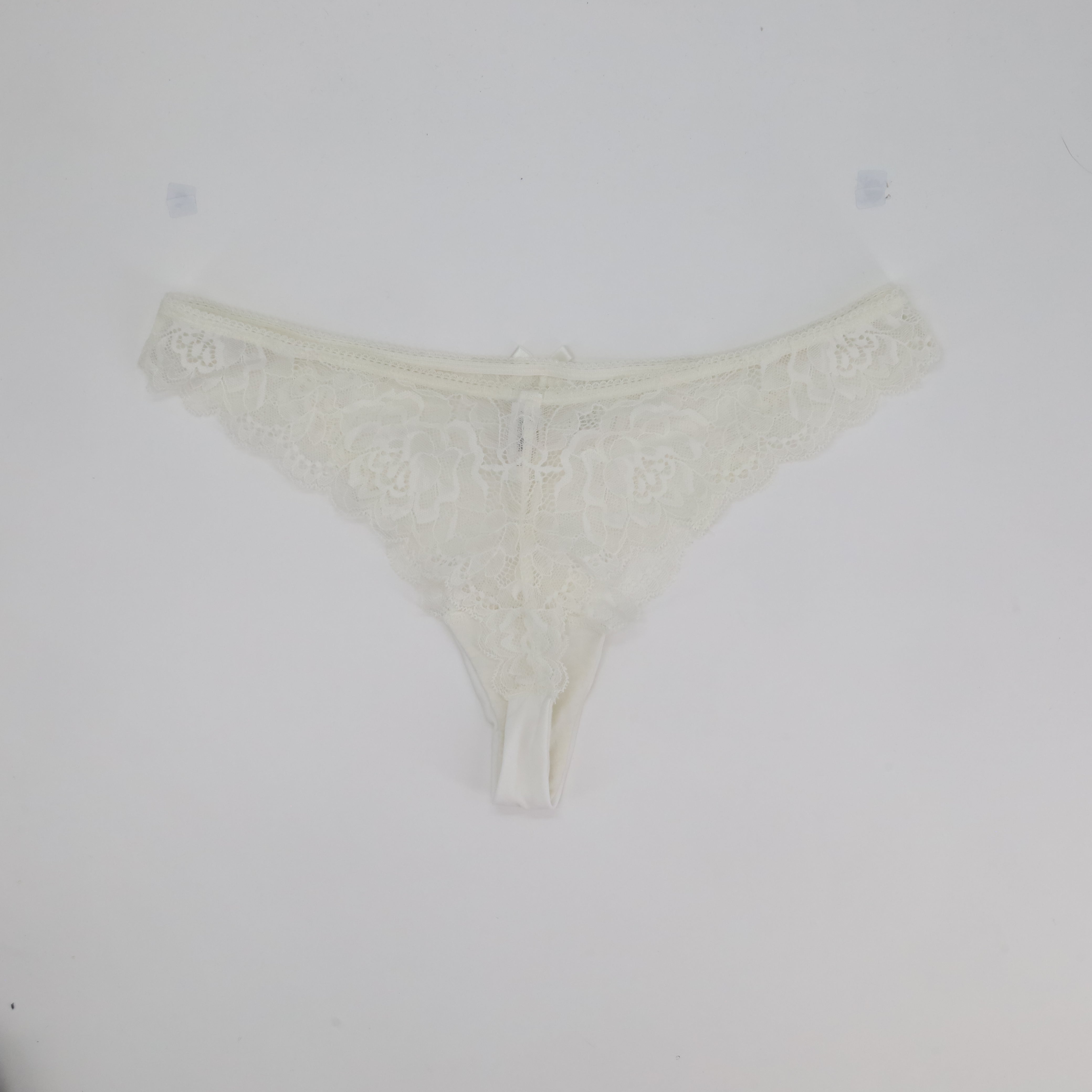 String RougeGorge Blanc
