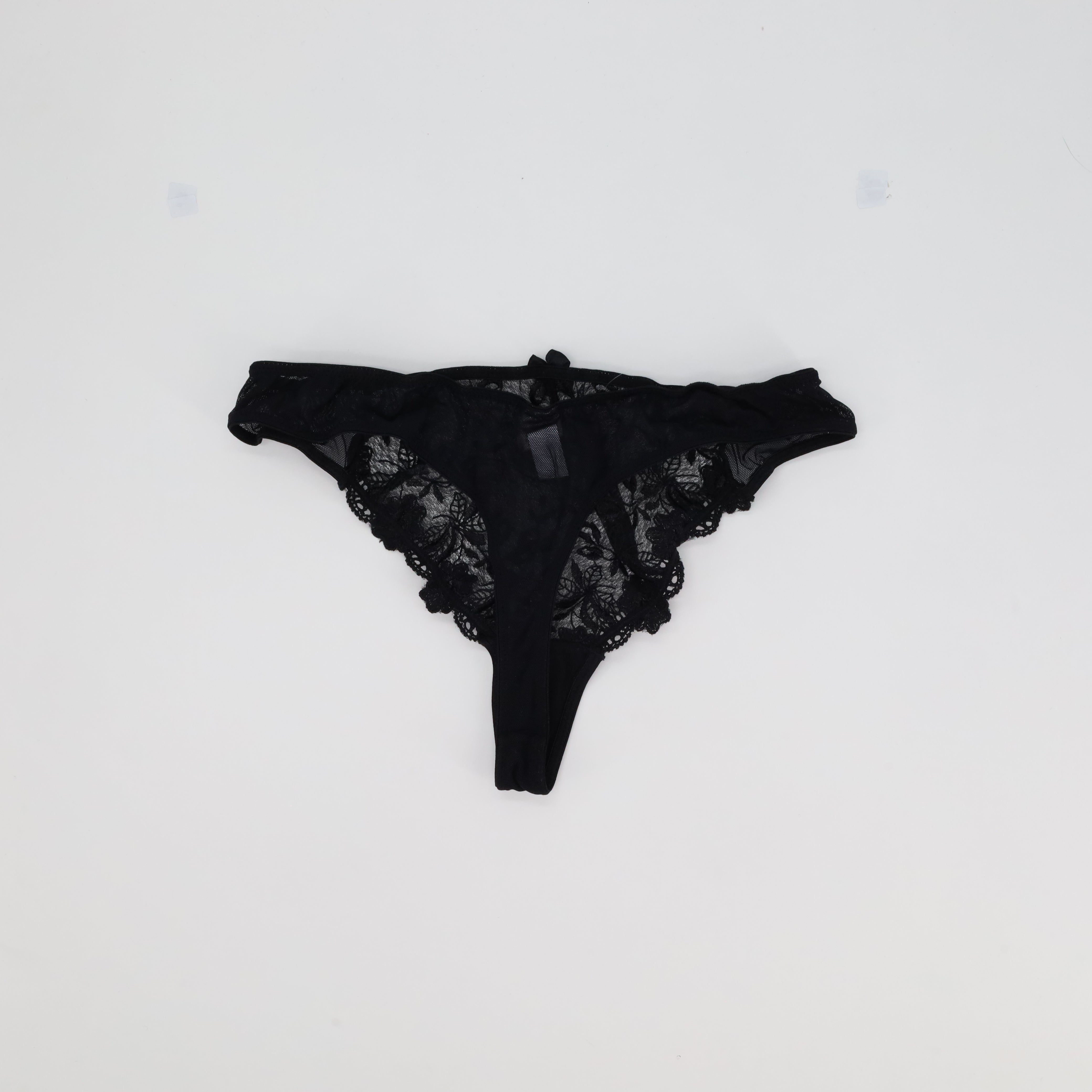 String Tout Simplement Noir