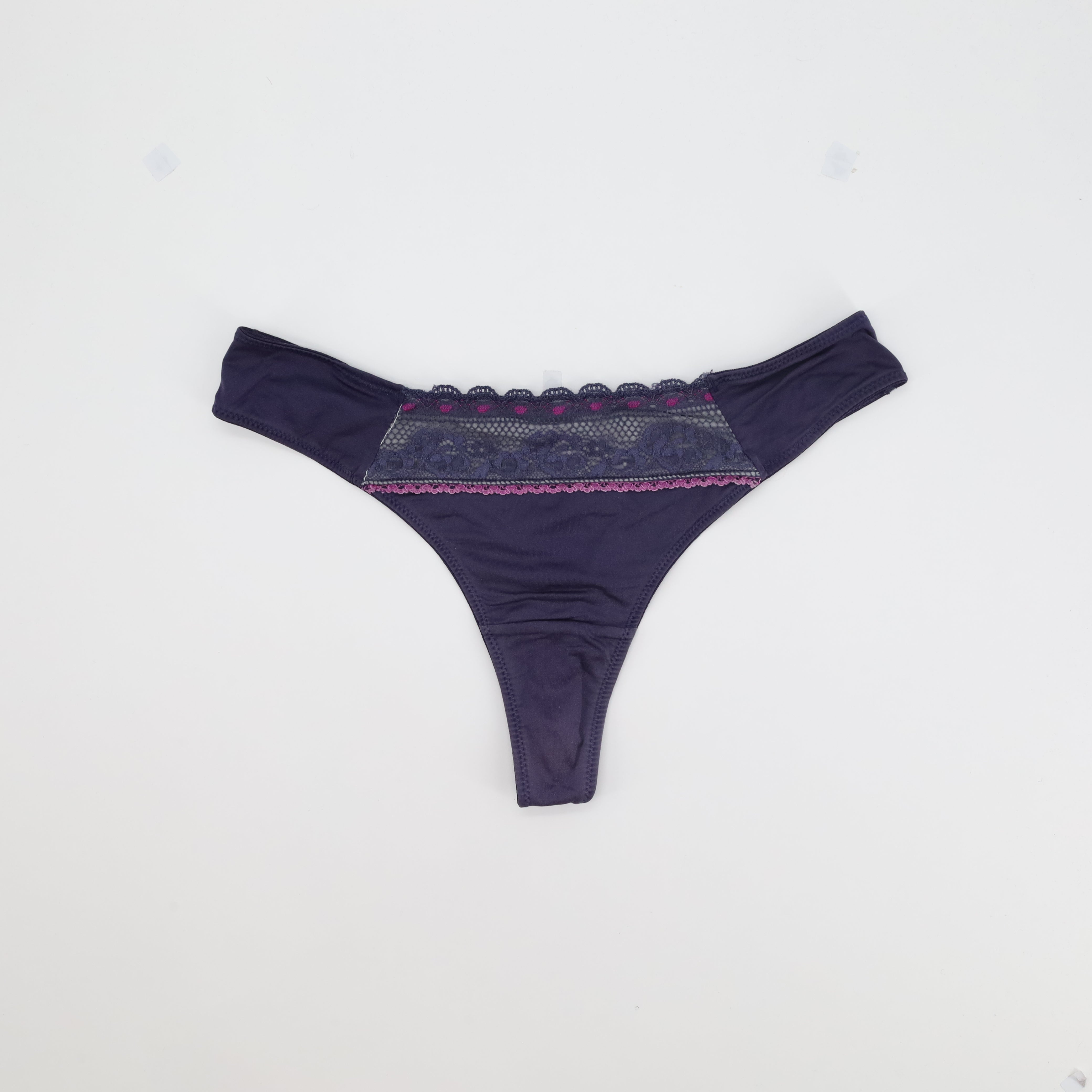 String RougeGorge Violet