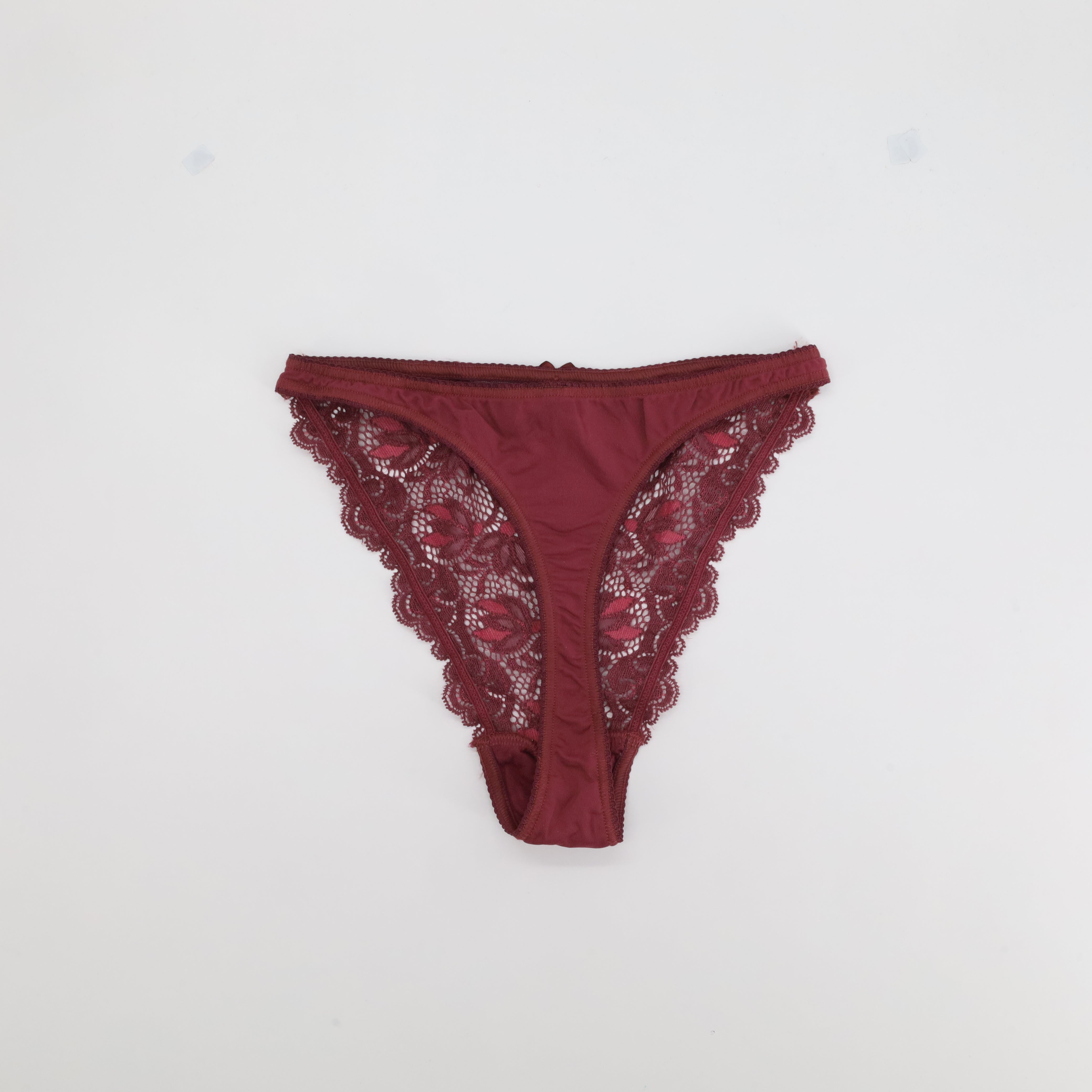 String Playtex Marron