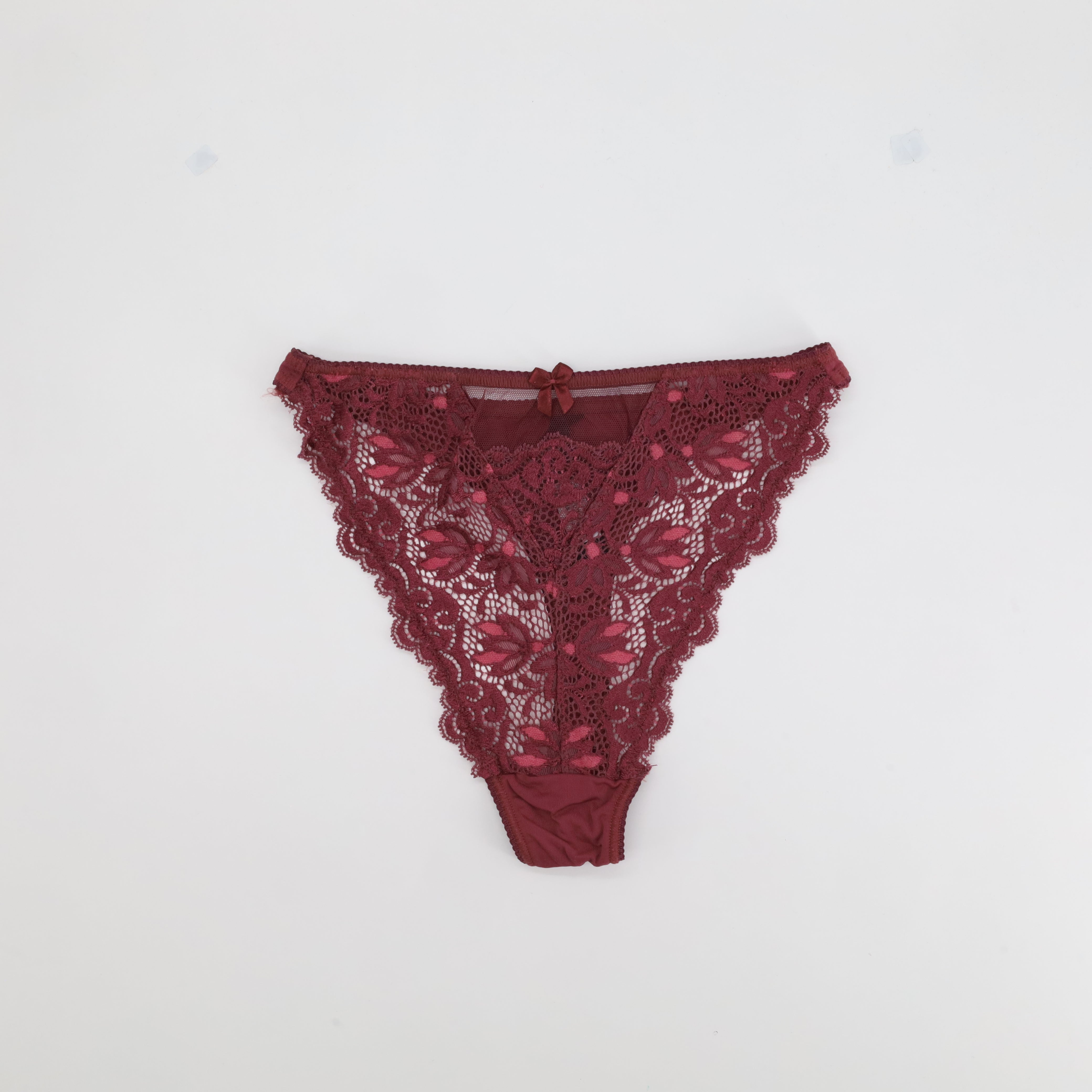 String Playtex rose