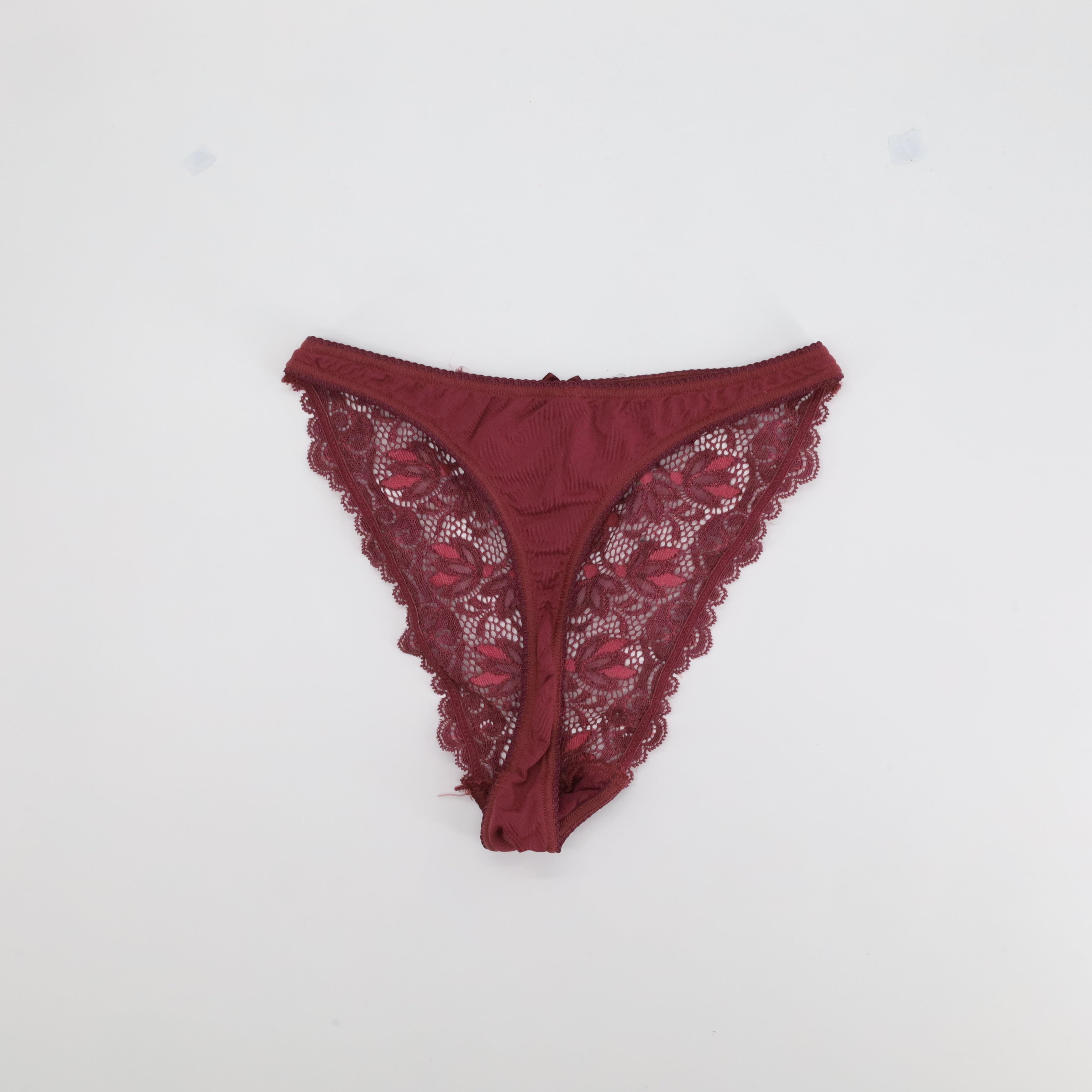 String Playtex rose