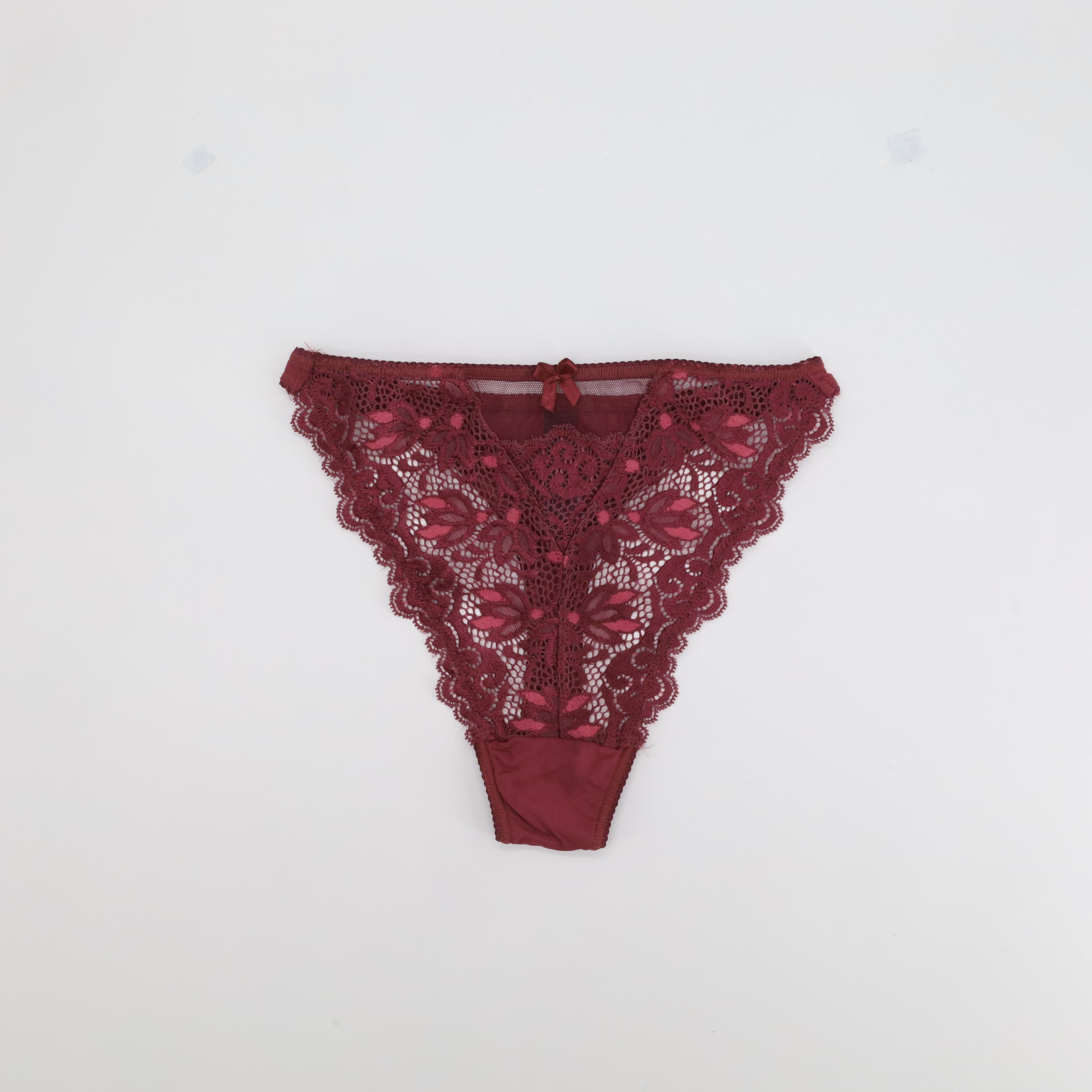 String Playtex rose