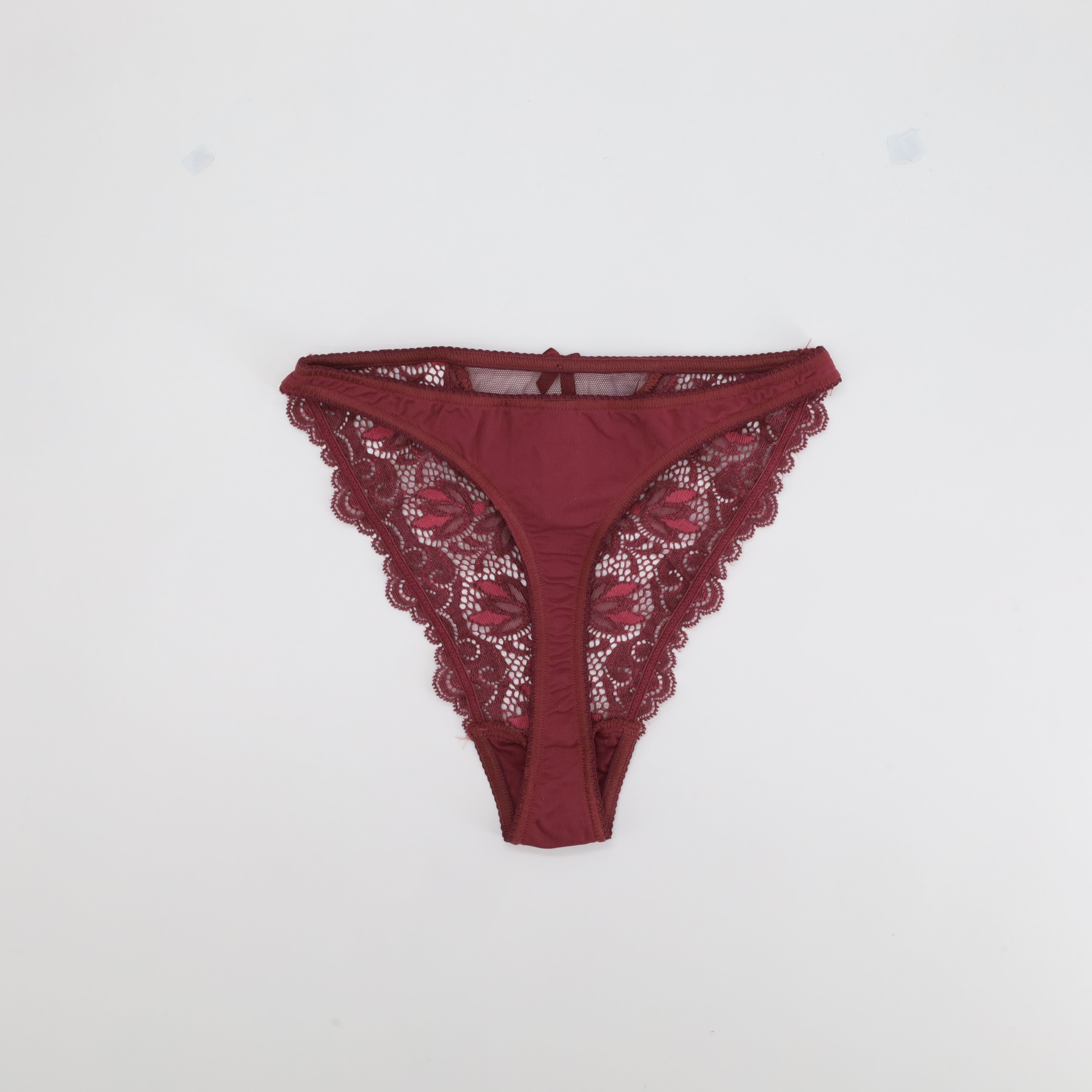String Playtex rose