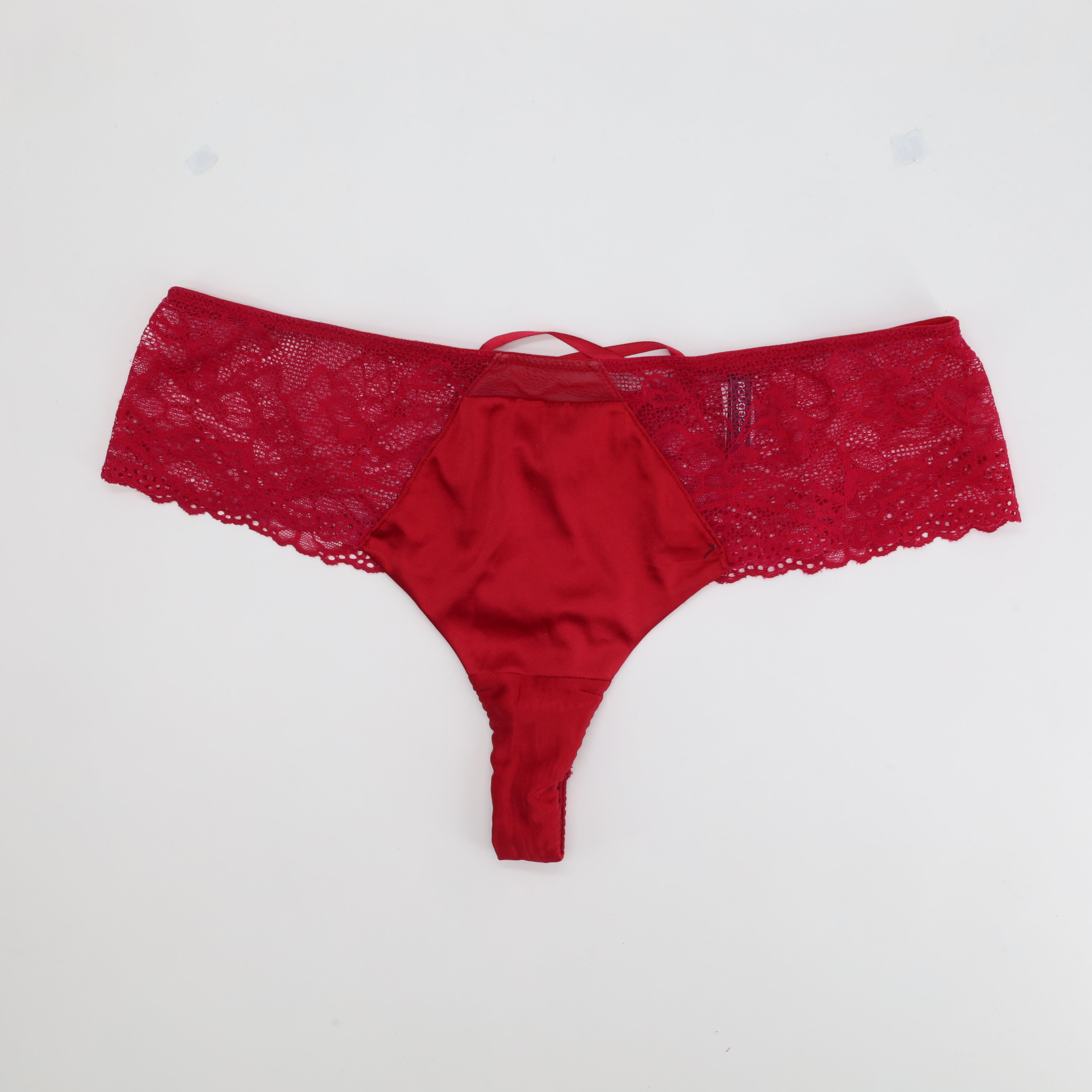 String RougeGorge Rouge