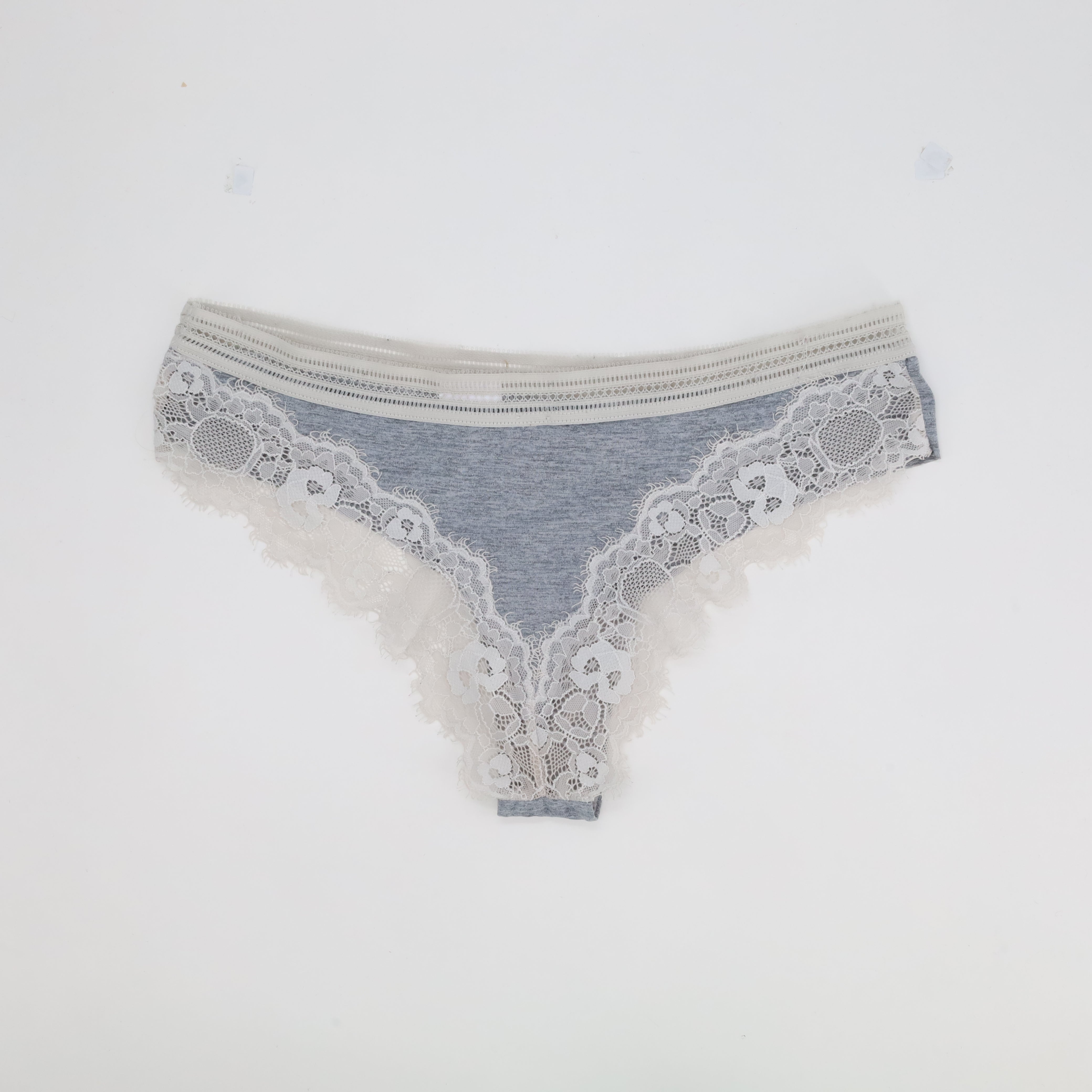 String Gris