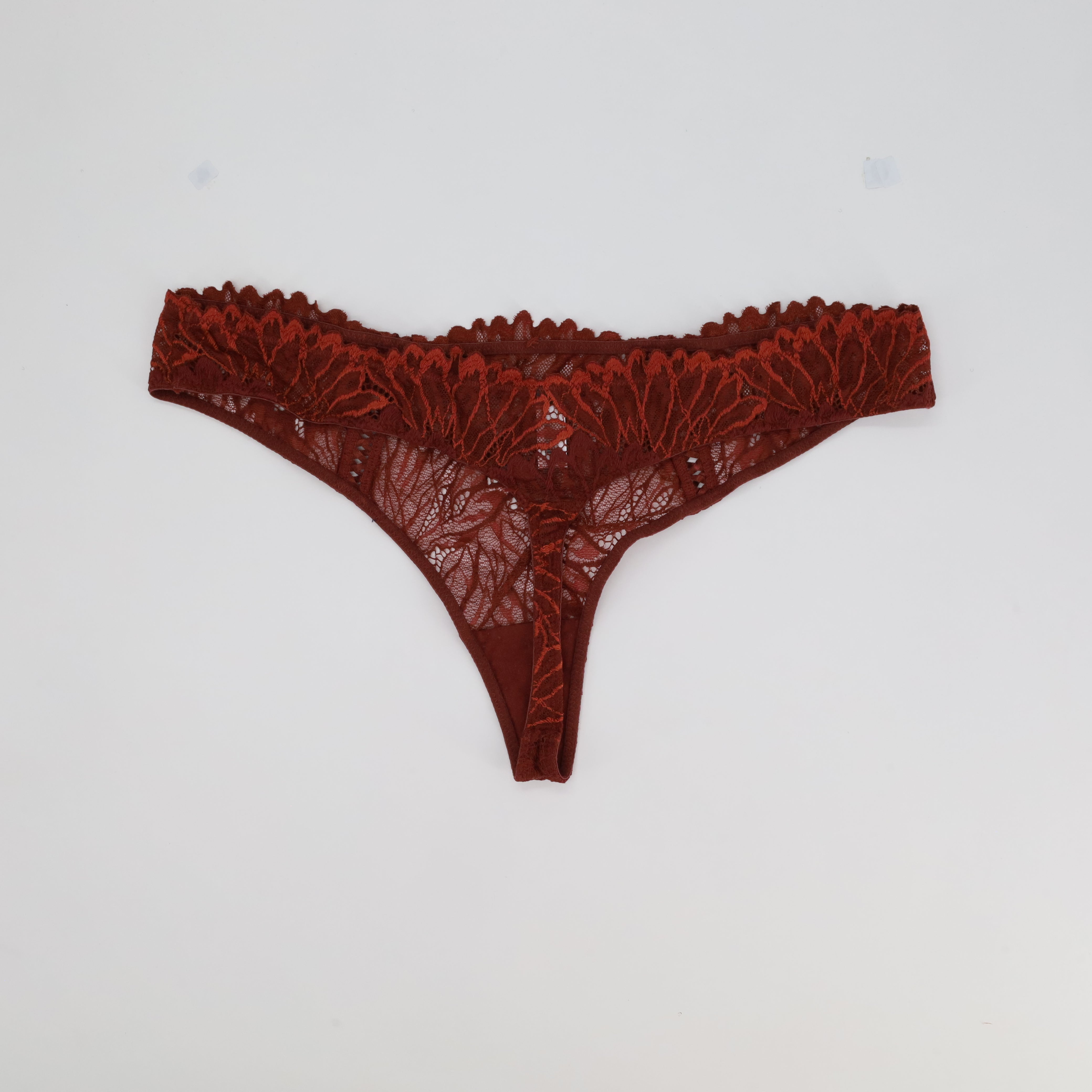 String RougeGorge Rouge