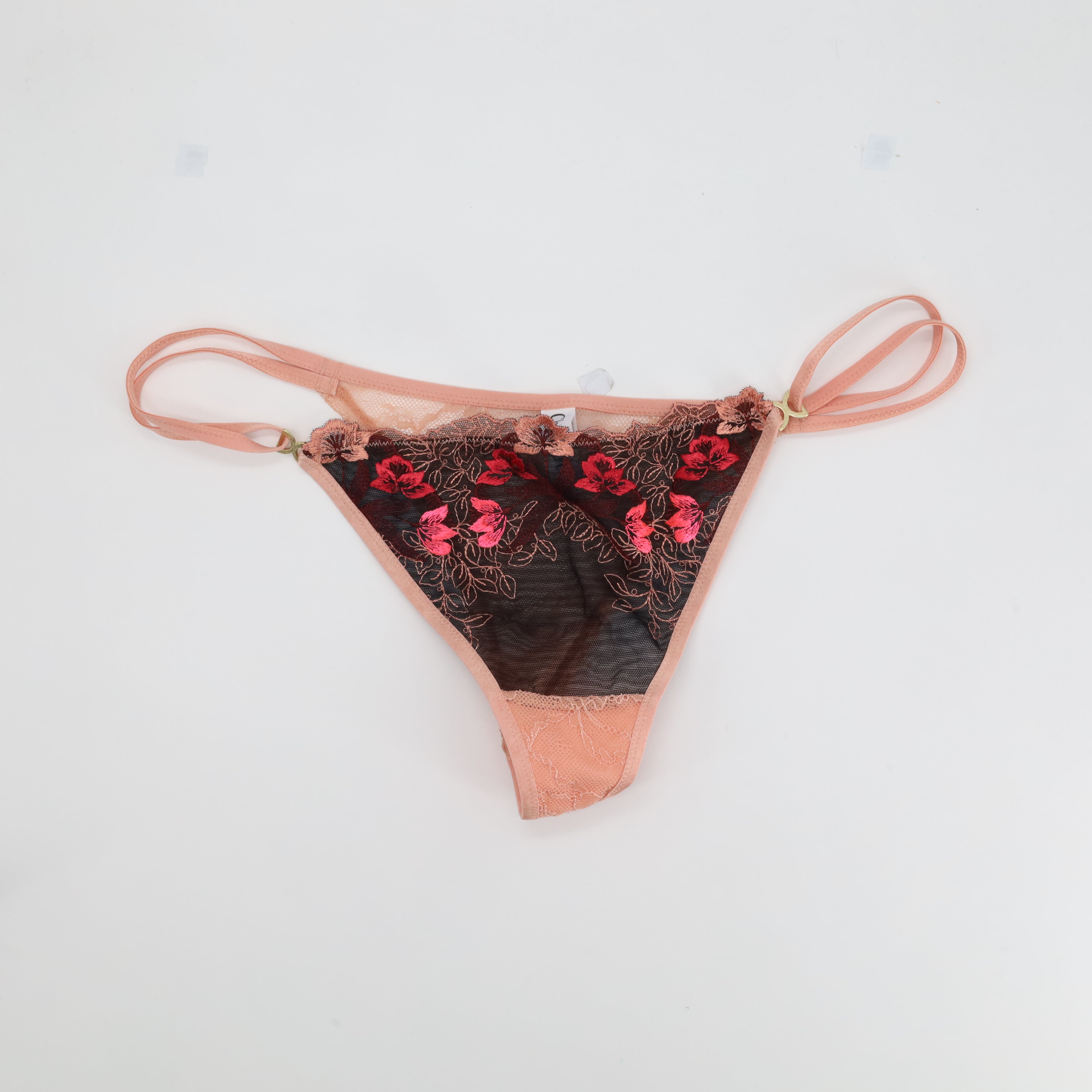 String Charlott' Rose