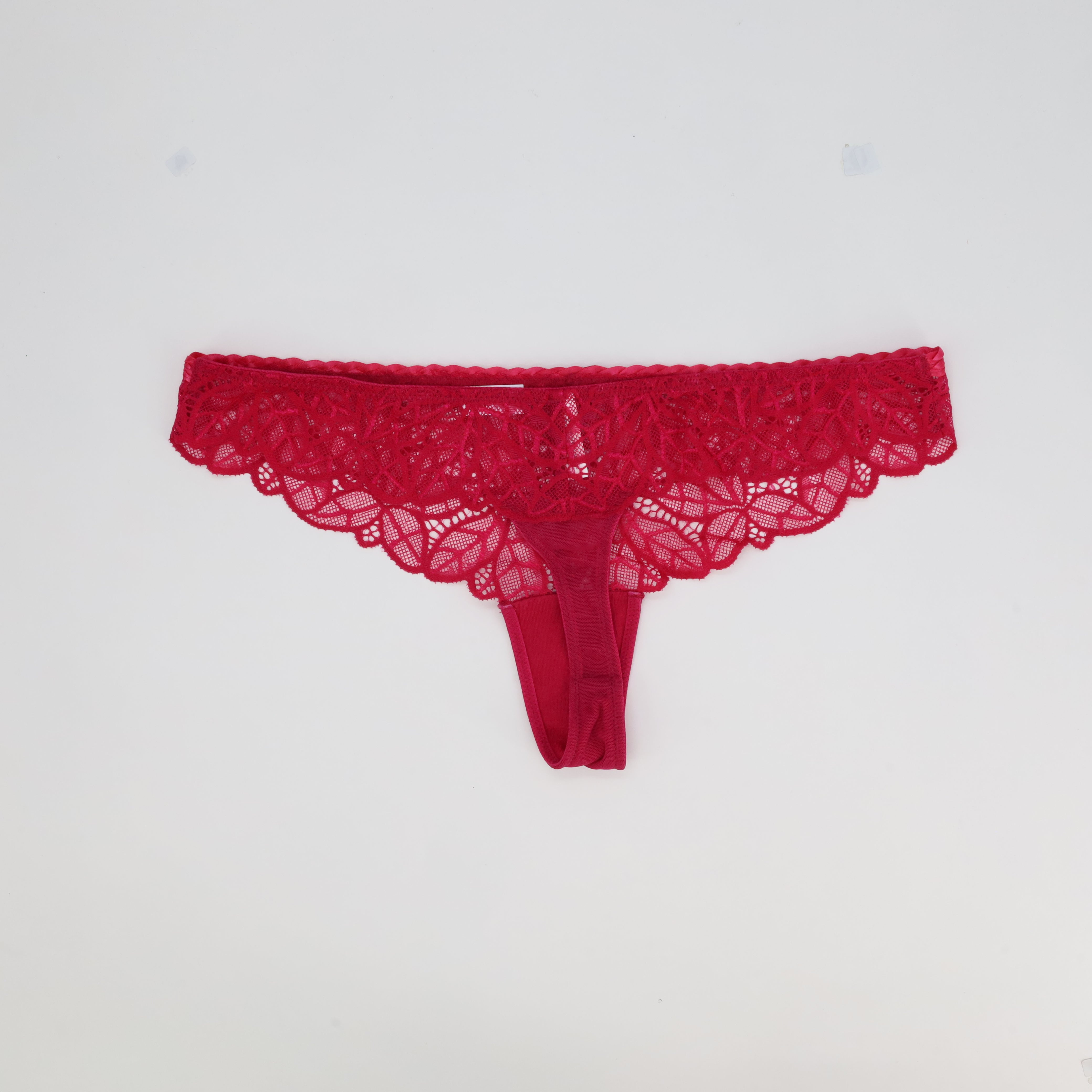 String RougeGorge Rose