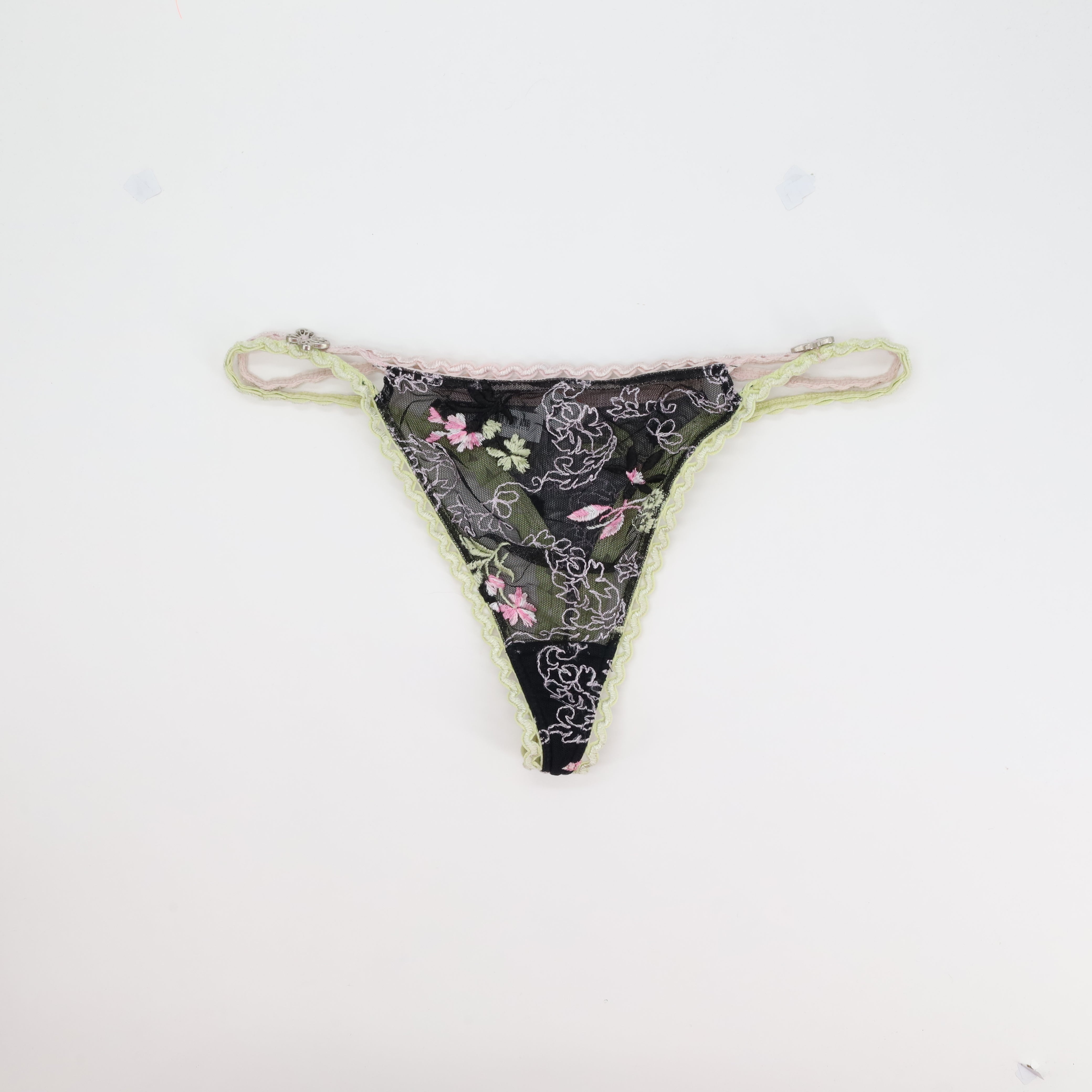 String Ravage Noir